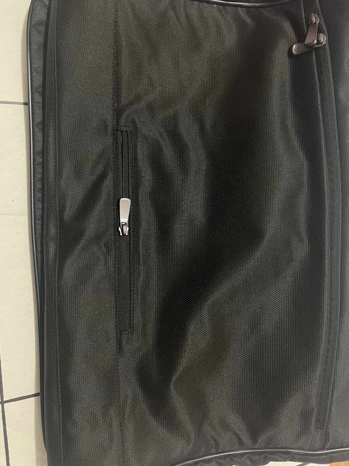 Tumi T-Tech 55336D Black Tri-Fold Nylon Travel Garment Bag Suit Bag Ballistic