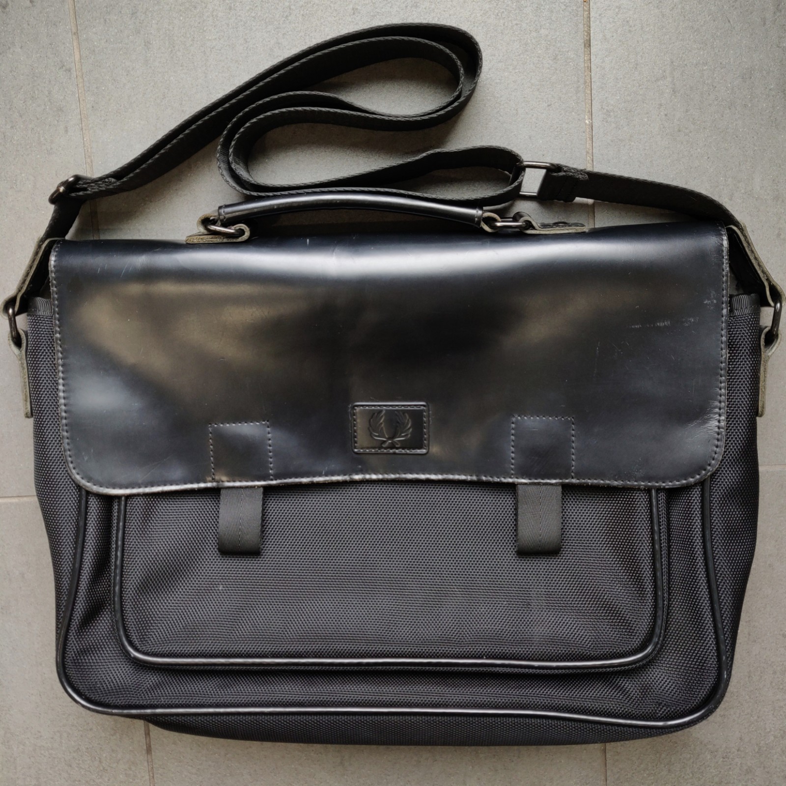Fred Perry Leather Trim Flap Crossbody Shoulder Satchel Messenger Bag 15×11