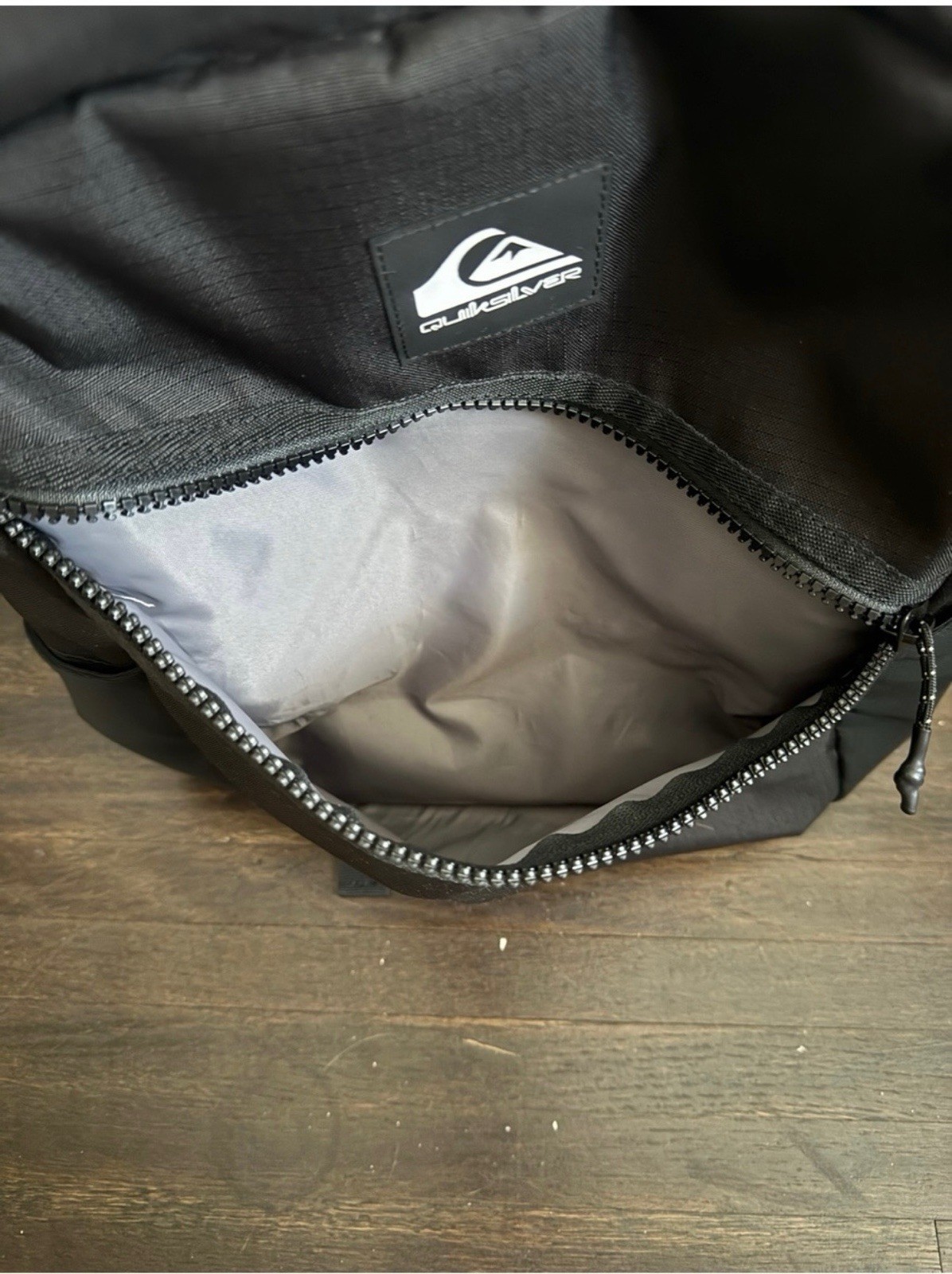 Quiksilver Black Backpack Zip Closure Padded Adjustable Straps w/ Pockets