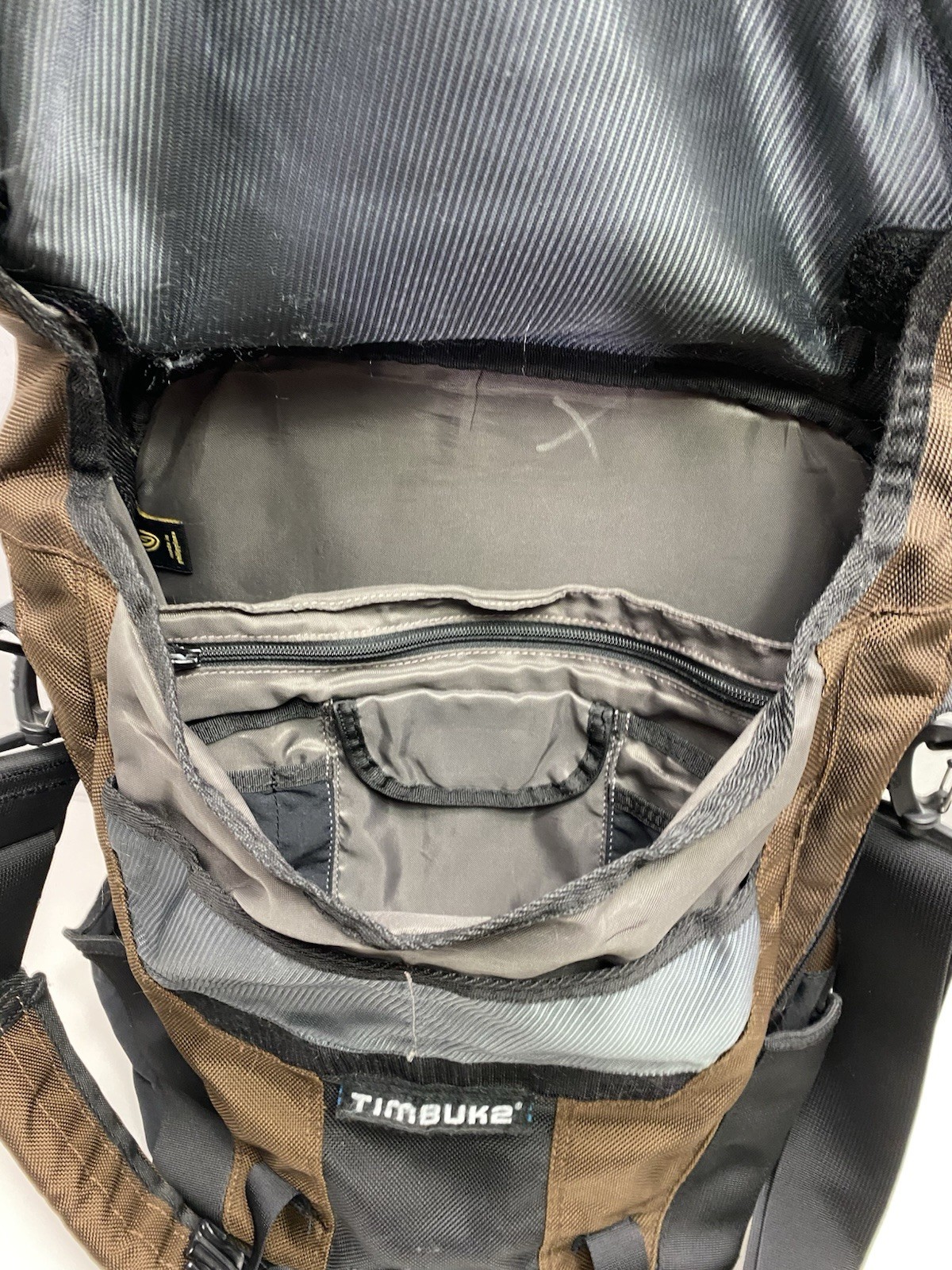 TIMBUK2 Medium Brown & Black Messenger Commute Bag Laptop Luggage Passthrough