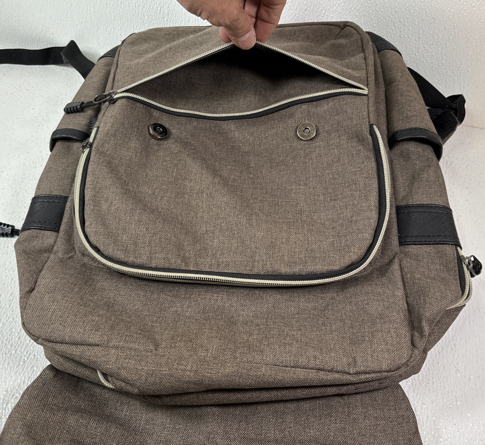 Ronyes Unisex 15″ Laptop Backpack with USB/Power Cable Port