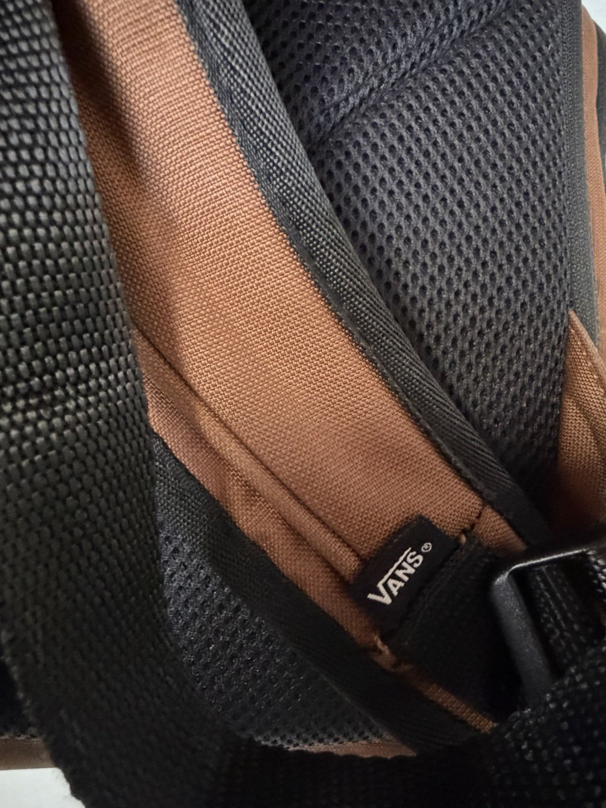 VANS Off The Wall Brown/Black Solid Backpack Zip Closure Adjustable Straps
