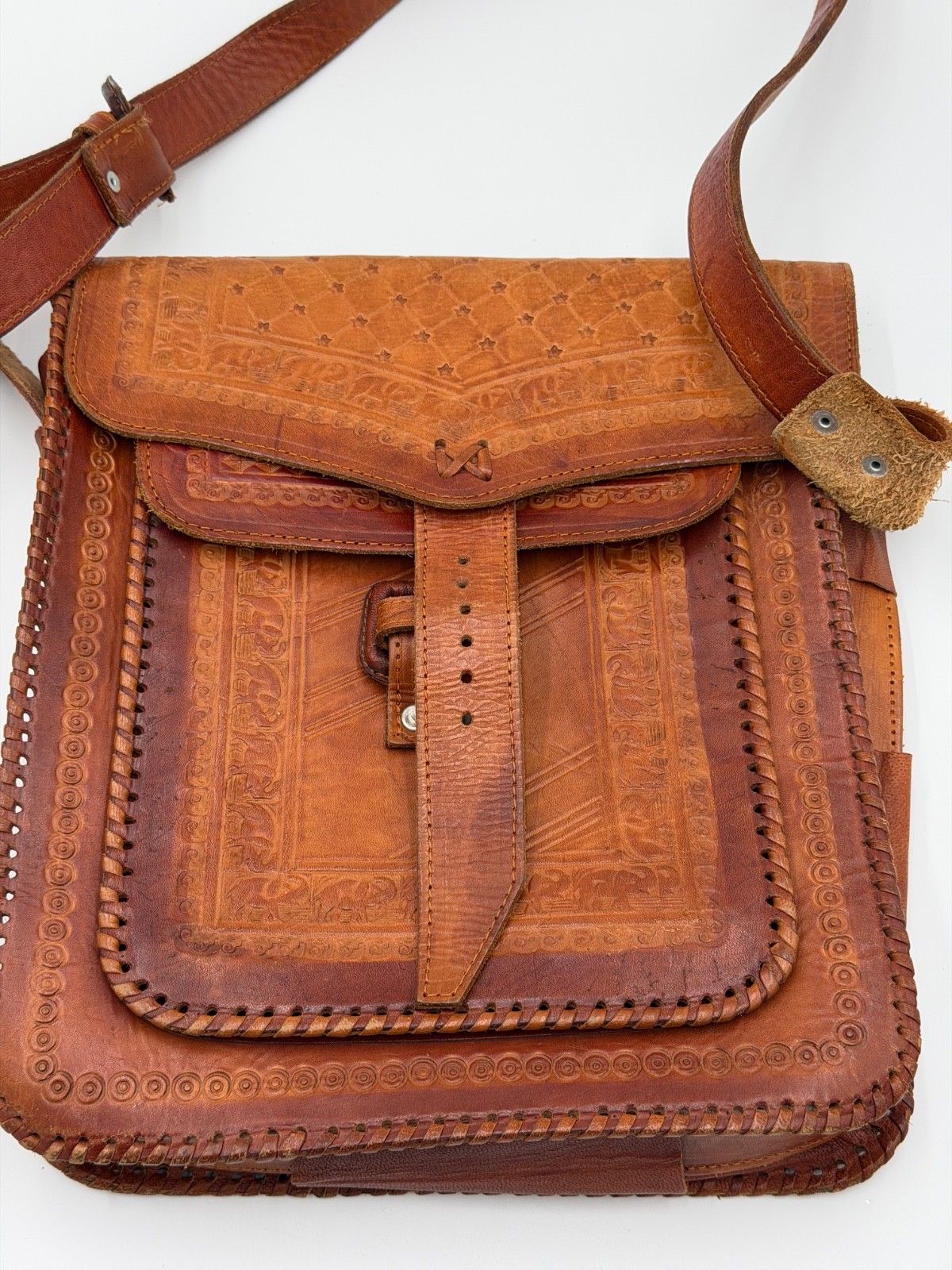 VINTAGE TOOLED LEATHER DISTRESSED BRIEFCASE MESSENGER BAG WESTERN BOHO SATCHEL