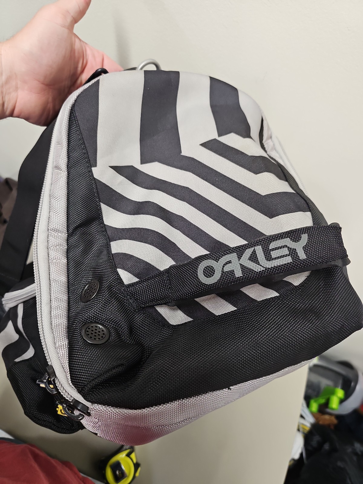 Oakley Sample Gray Black Nylon Large Duffle Bag Y2K Rare