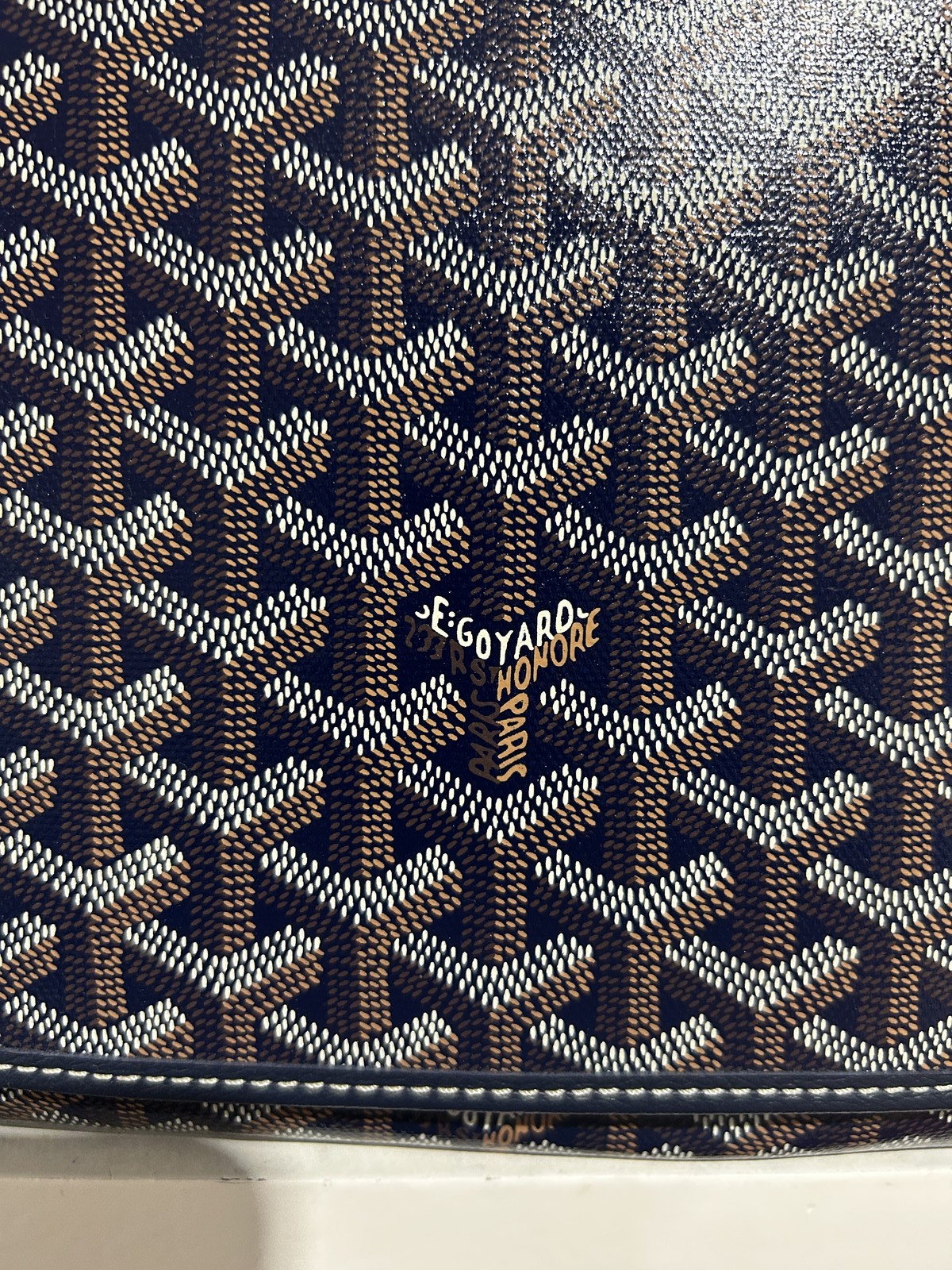 GOYARD NAVY CAPETIEN MESSENGER BAG SIZE MM PREOWNED