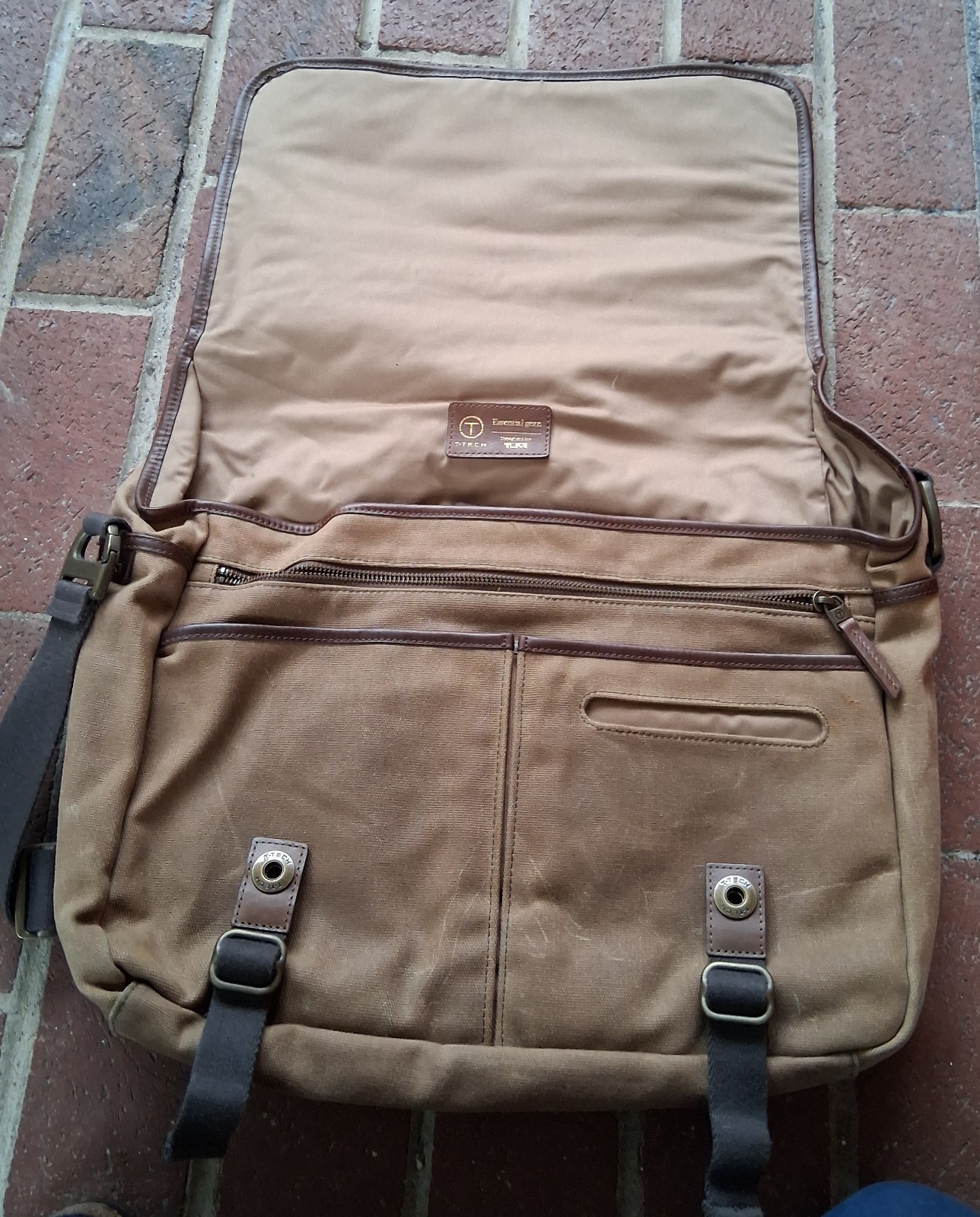 RARE Tumi T-Tech Canvas Shoulder Messenger Bag Laptop Portfolio Tan Brown
