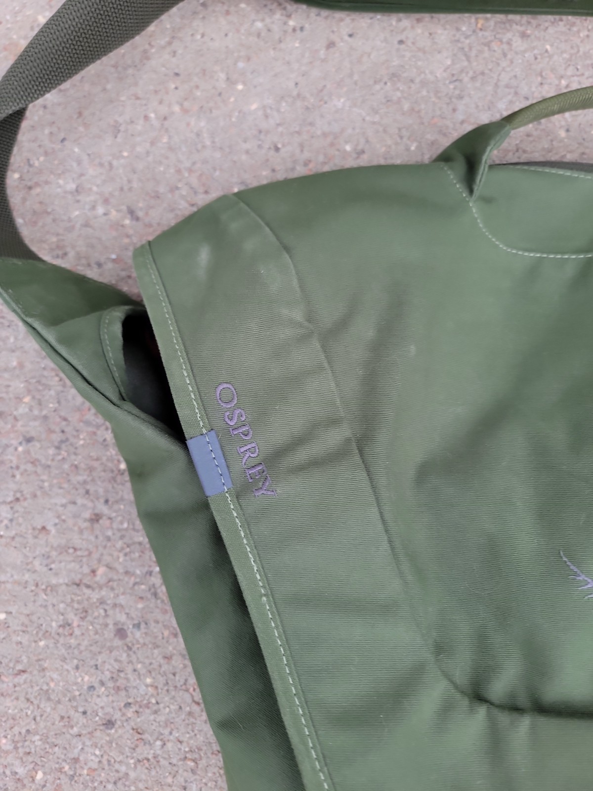 Osprey Courier messenger laptop strap Green pockets bag 19×16