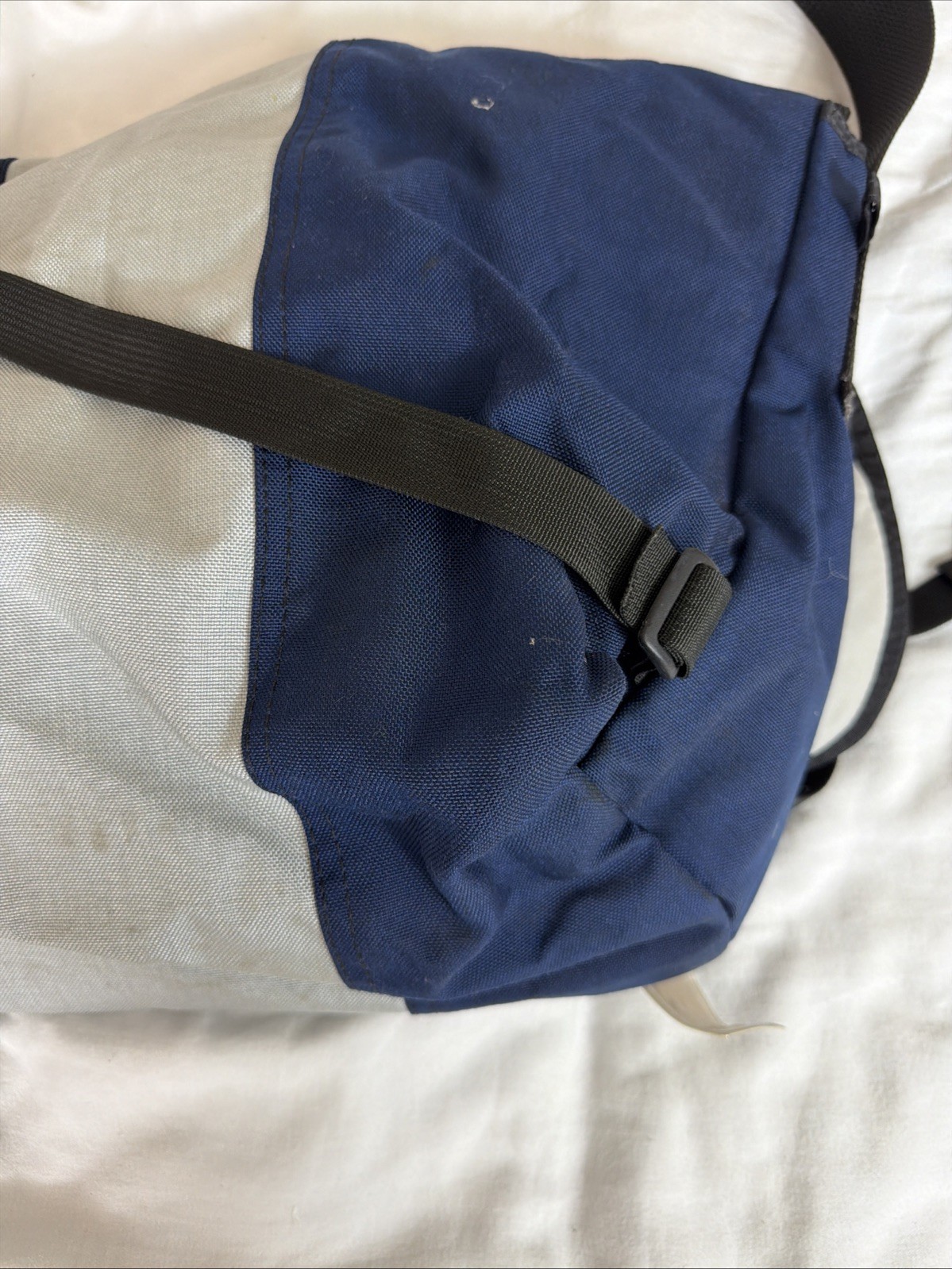 Timbuk2 Large Crossbody Messenger Bag Blue Gray Color Block Embroidered Xv2