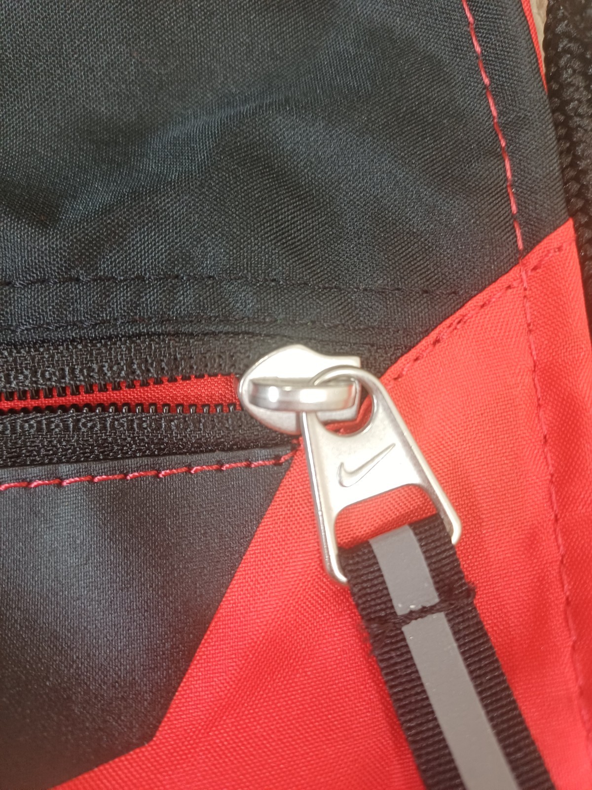 Nike Drawstring Gym Shoe Uniform Bag Backpack Red Black EUC