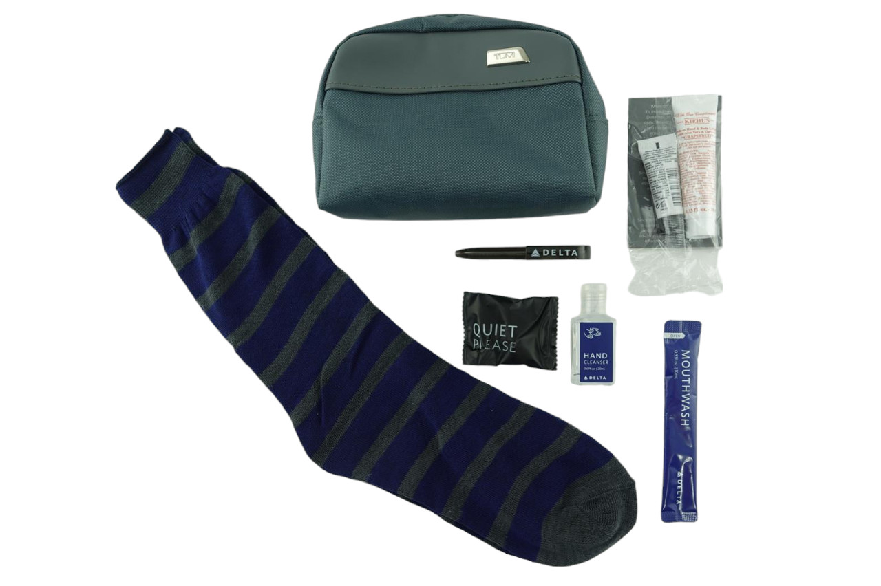 Tumi NEW Genuine Delta Amenity Kit Kiehls Toiletry Travel Bag Gray Soft Case Lot