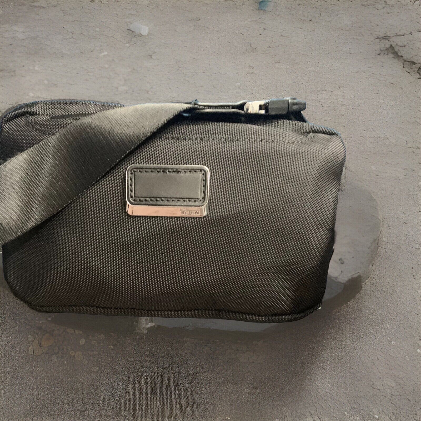 NEW-Tumi Arrive Messina Utility Pouch $495 Black