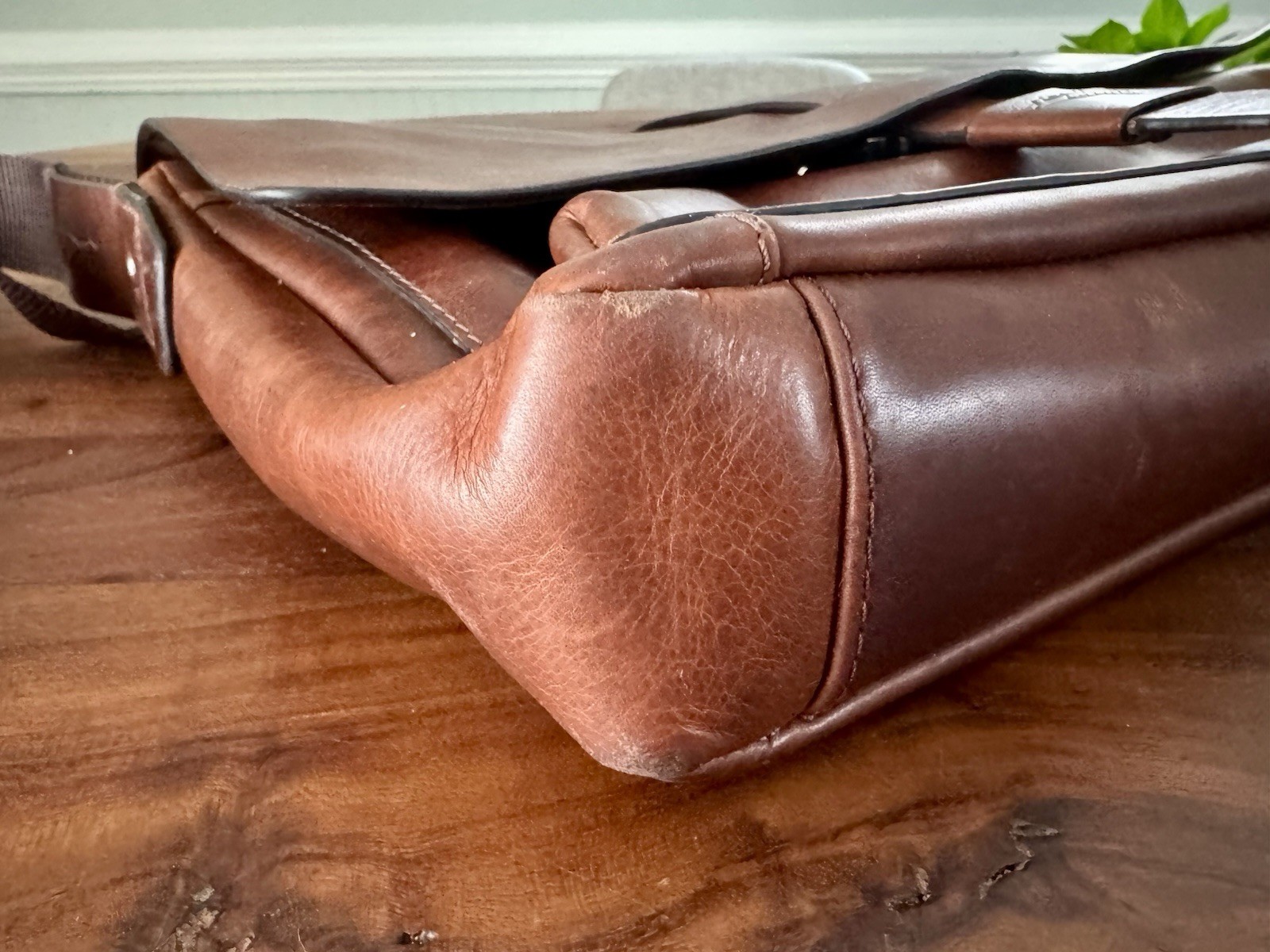 JOOP! Janis Messenger Leather Briefcase Crossbody Satchel Bag Germany Very Clean