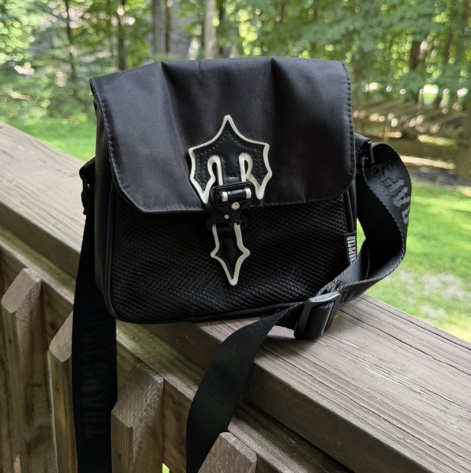 Trapstar Irongate T Crossbody Bag Black Metal Latch Messenger Shoulder