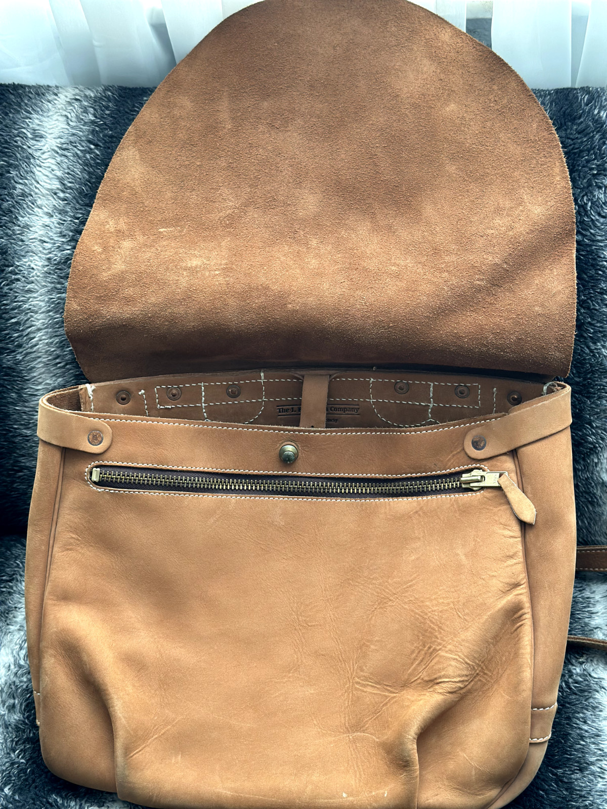 “THE J PETERMAN COMPANY” Saddle Tanned Leather Messenger Satchel Bag