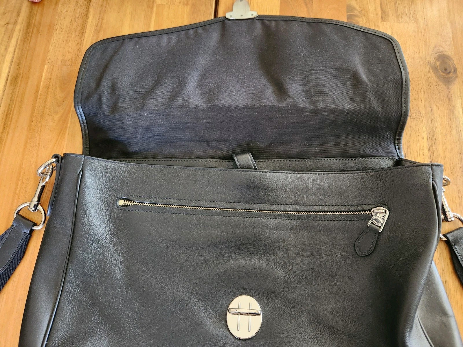 Quality Coach Leather Perry Flap Black Briefcase/Laptop Bag Lock Closure