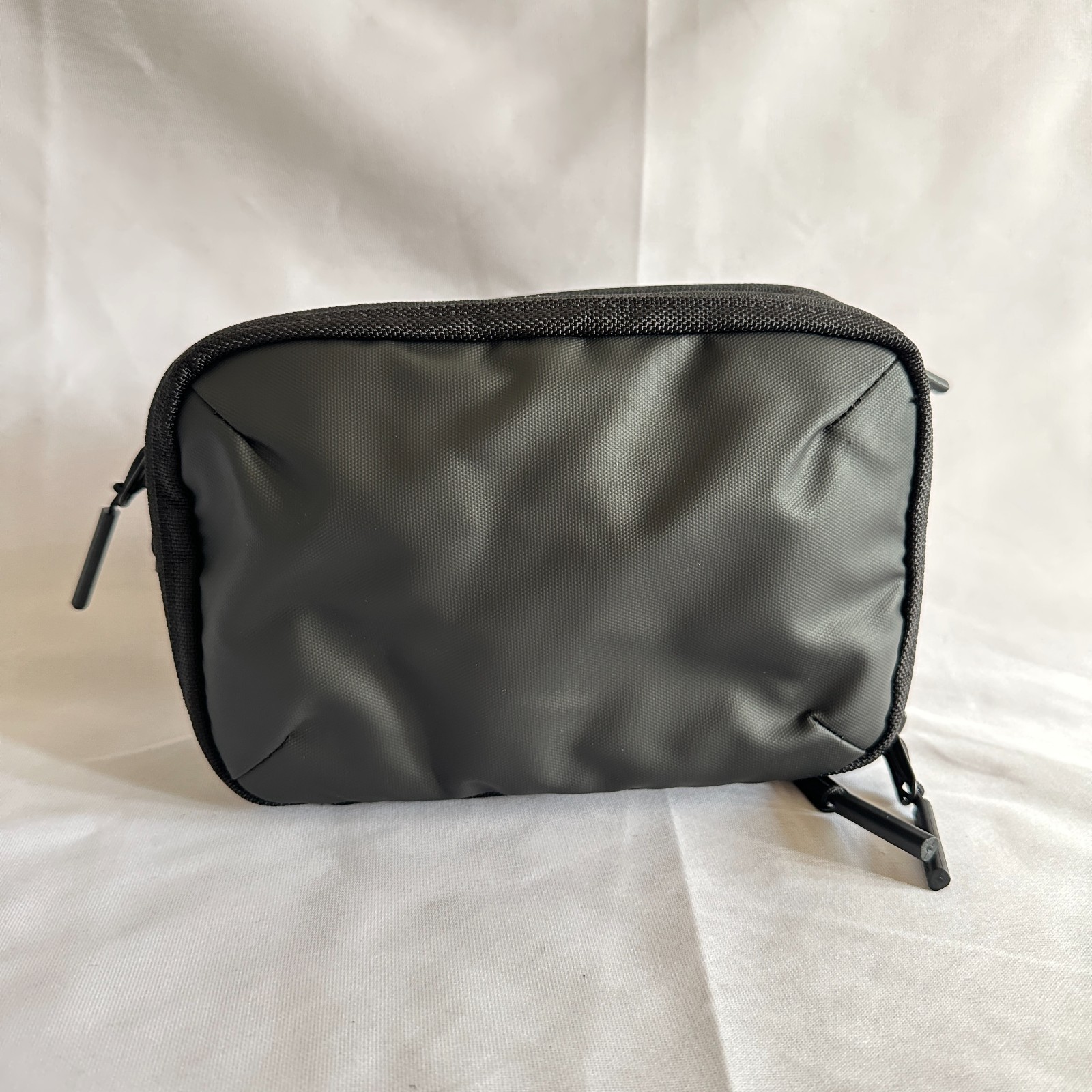 Aer Cable Kit 2 Black 1.8L Tech Organizer Travel Pouch