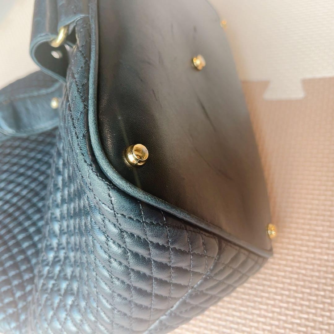 BALLY Quilt Shoulder Hbag