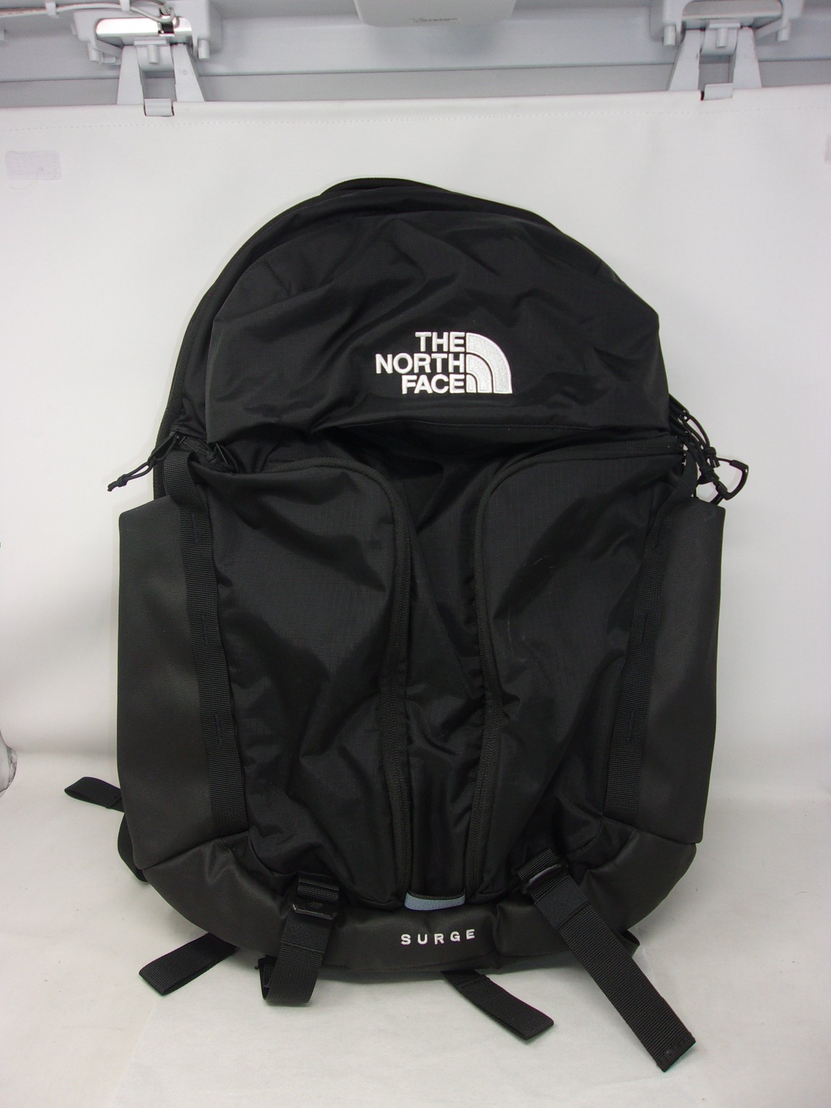 THE NORTH FACE Surge Commuter Laptop Backpack, TNF Black, OS – USED
