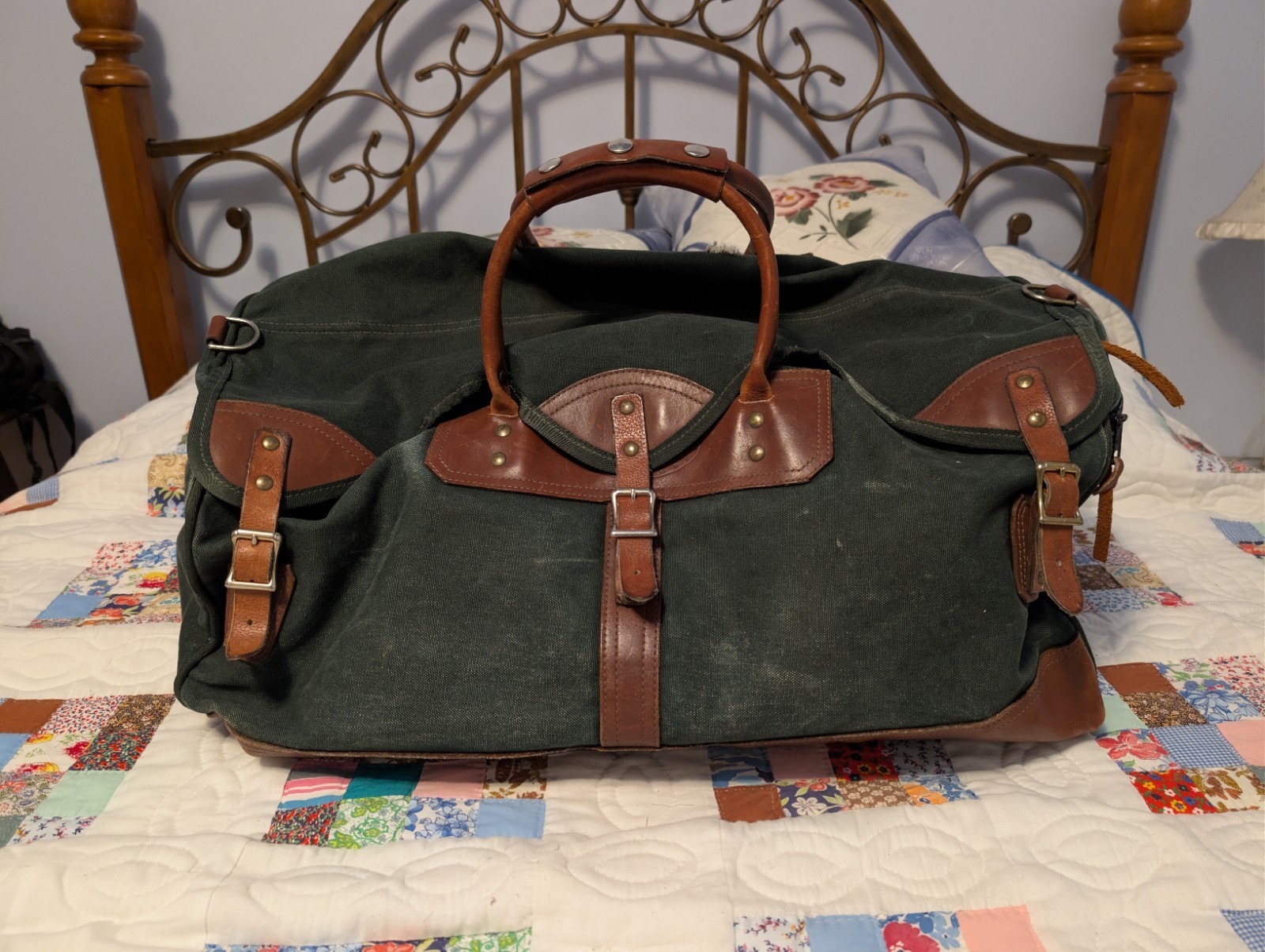 VINTAGE Orvis USA 24″ x 12″ x 11″ BATTENKILL Duffle Bag GREEN Leather Canvas