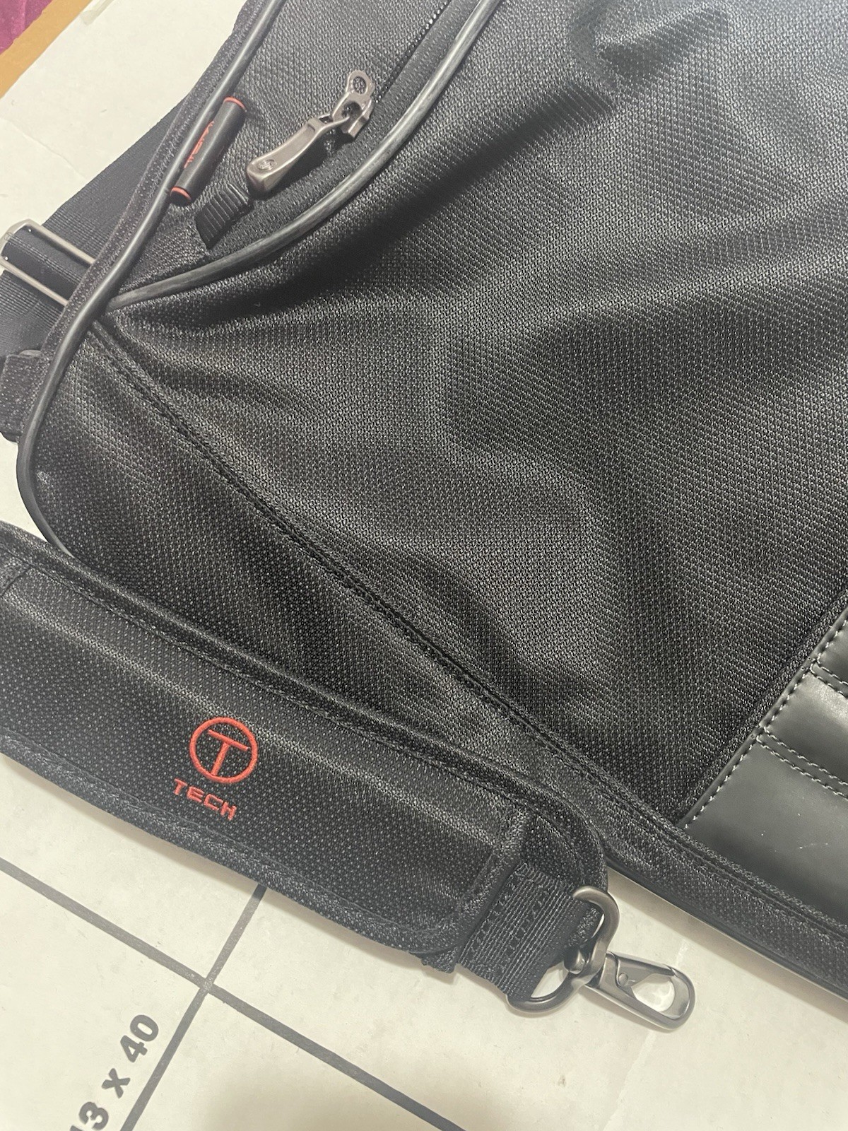 Tumi T-Tech 55336D Black Tri-Fold Nylon Travel Garment Bag Suit Bag Ballistic