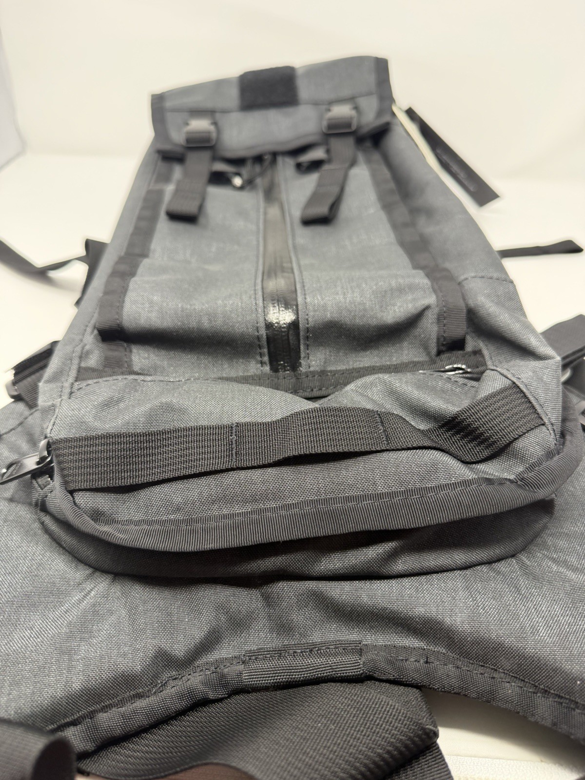 Mission Workshop Acre Hauser 10L Weatherproof Hydration Pack – USA Made – Gray