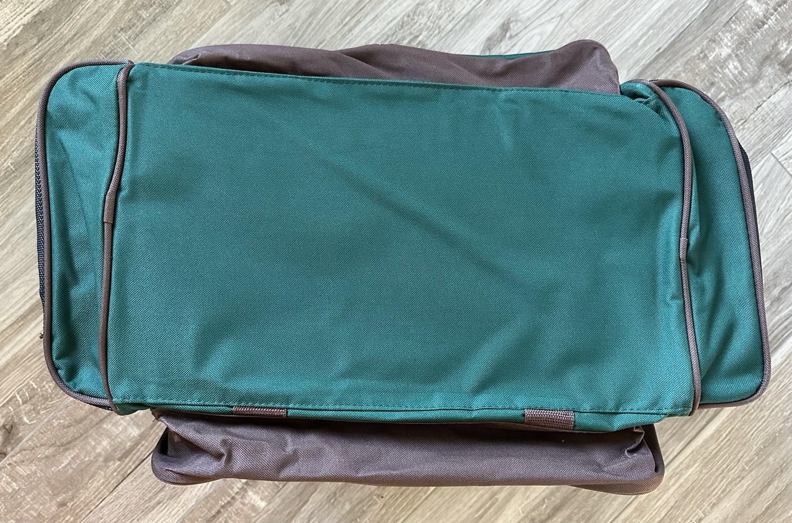 Justin Boots • Wrangler NFR PRCA ProRodeo 2013 Las Vegas green boot duffle bag
