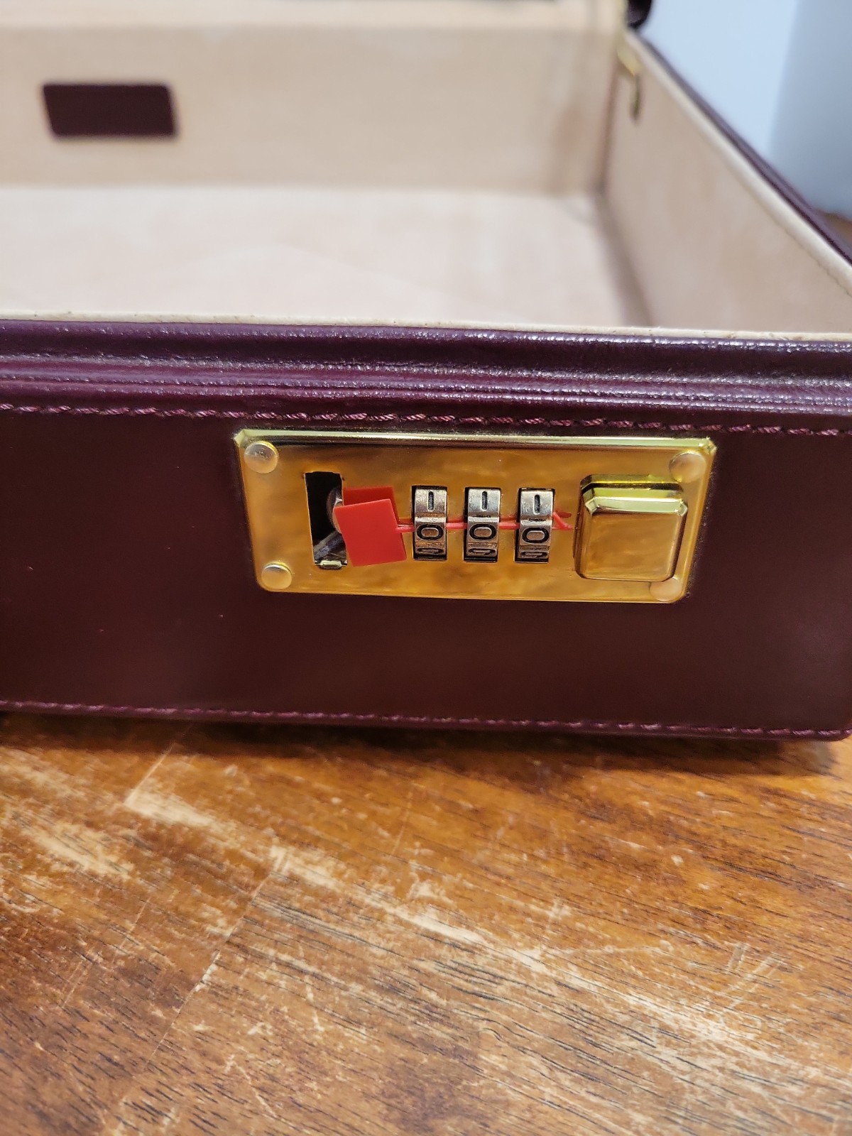 Vintage Stebco Burgundy Hard Leather Briefcase Front Change Combination Lock
