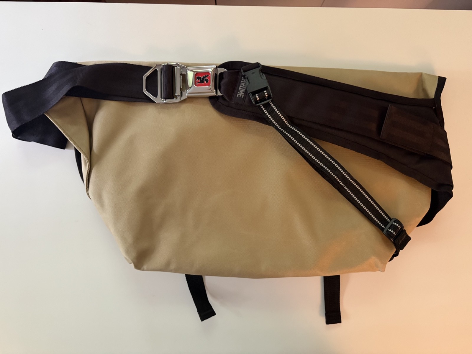 Chrome Industries Citizen messenger bag – custom THE DUDE ABIDES – Big Lebowski