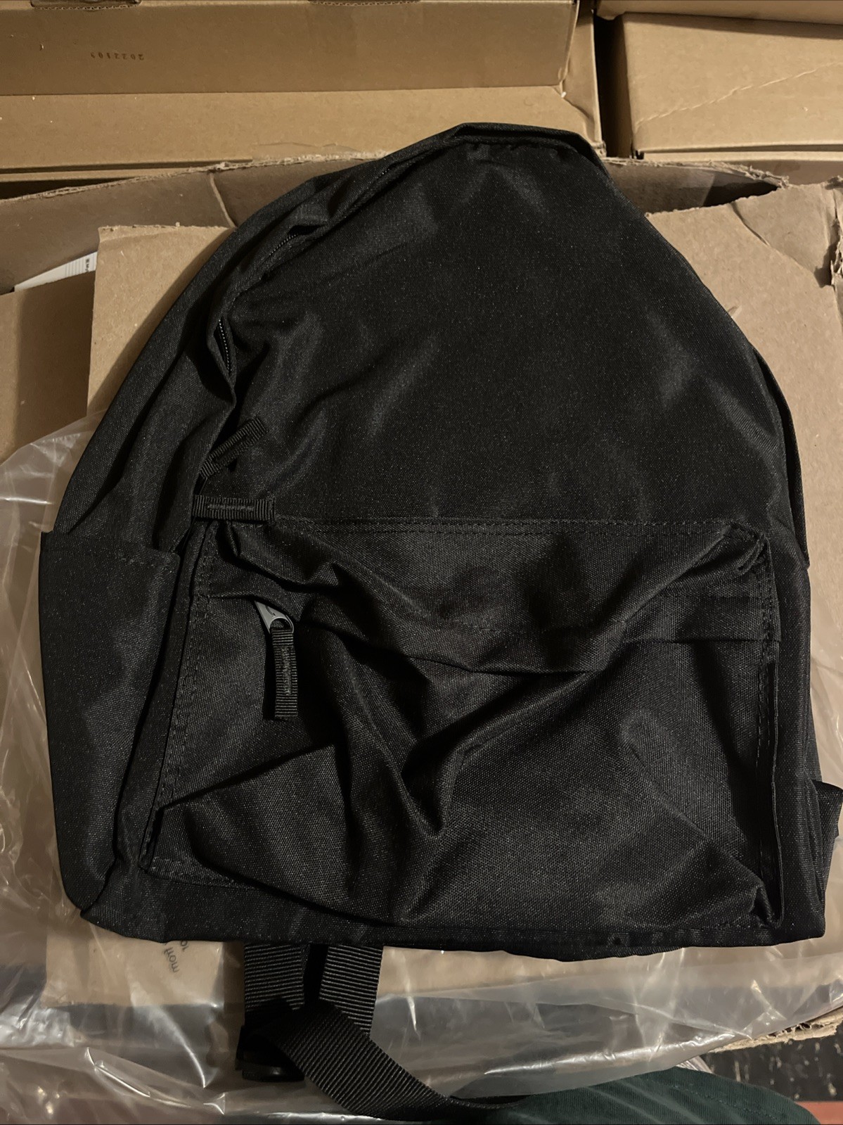 Amazon Basics Classic School Lightweight double-zipper closure Backpack, Black