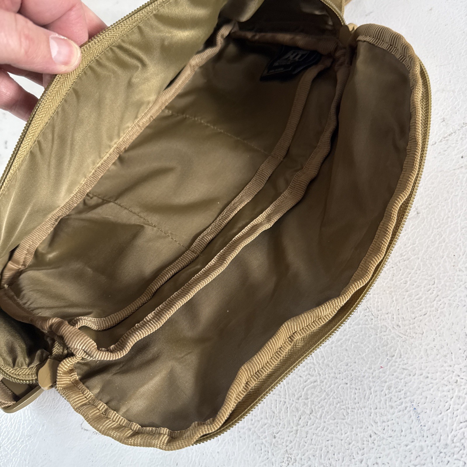 HIGHLAND TACTICAL Butt Pack Mobility Waist Fanny Pack Tactical CCW Dark Desert