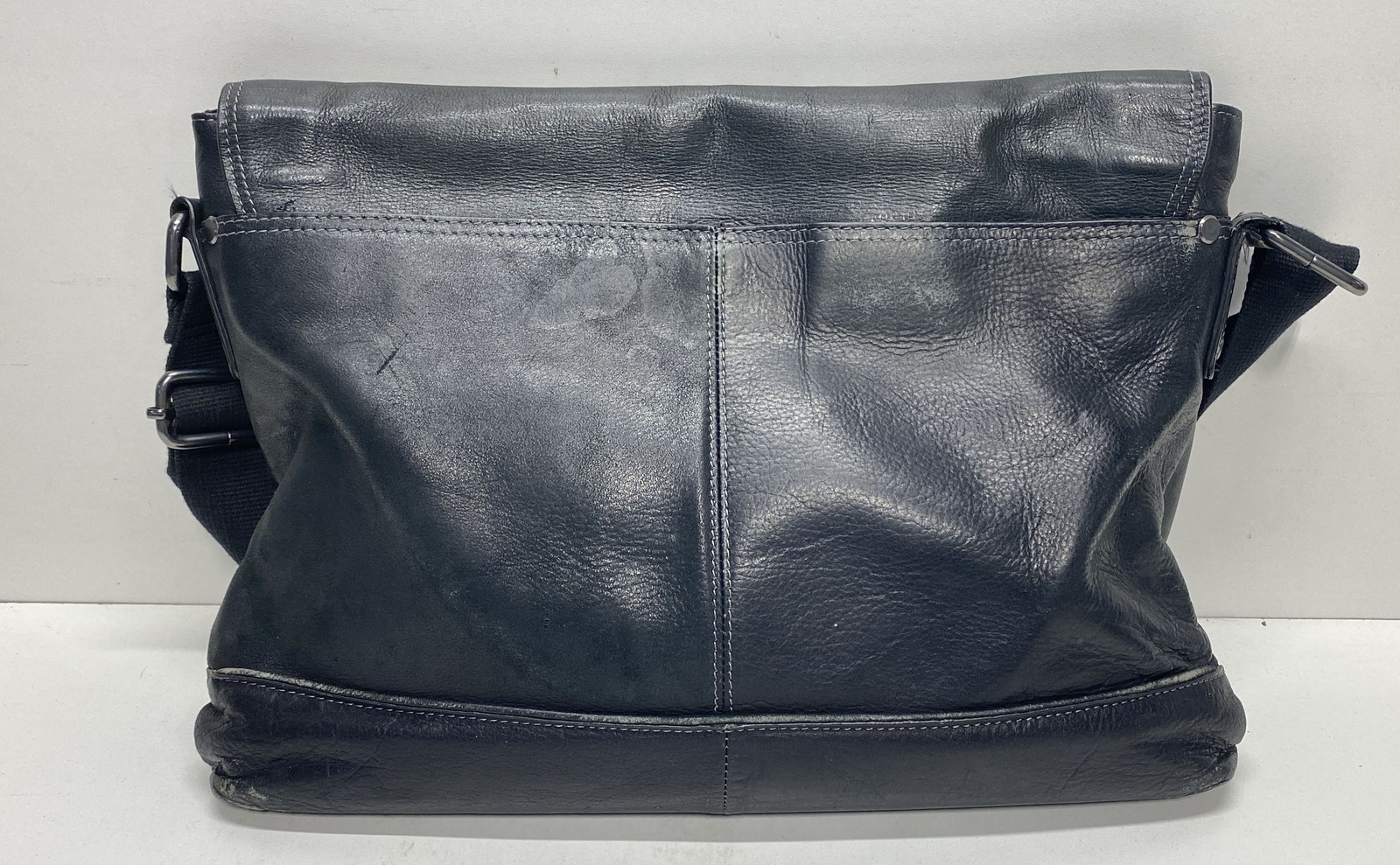 Kenneth Cole Reaction Black Leather Messenger Bag Crossbody Laptop Bag