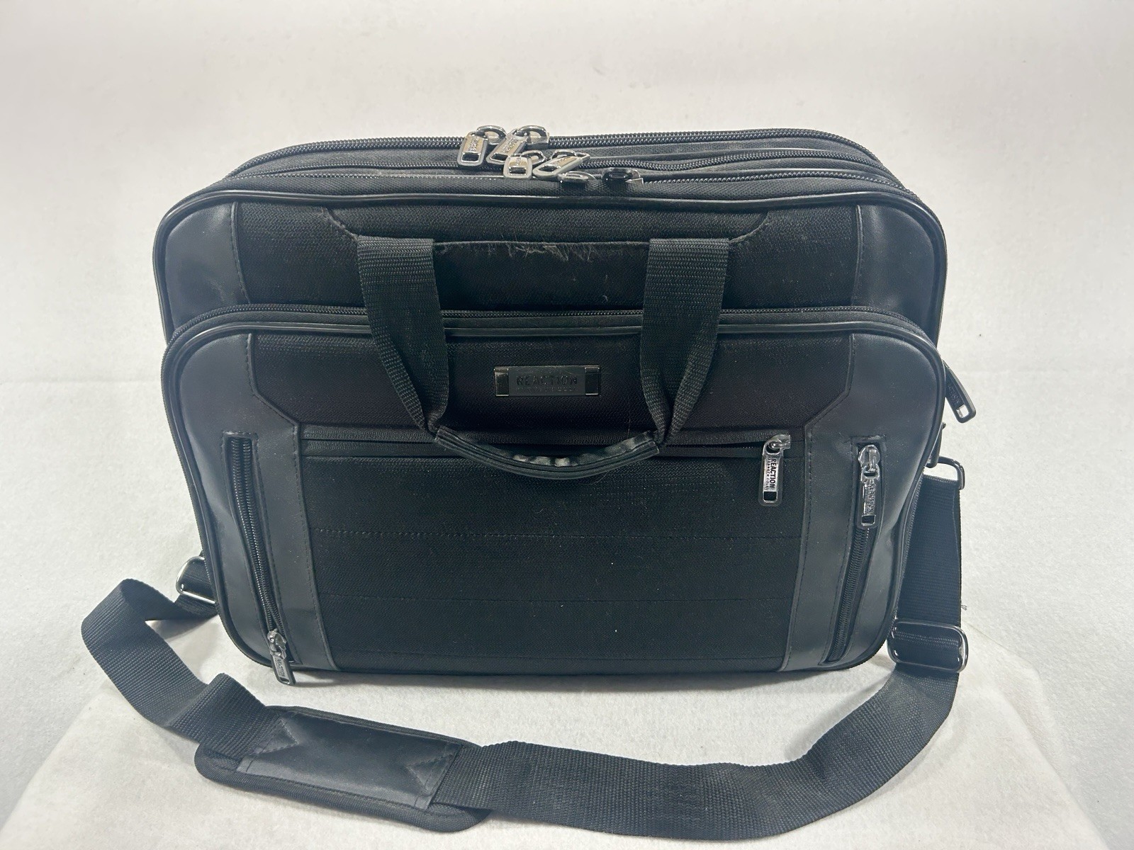 Kenneth Cole Reaction Laptop Briefcase, EZ-Scan TSA-Friendly. 17.3
