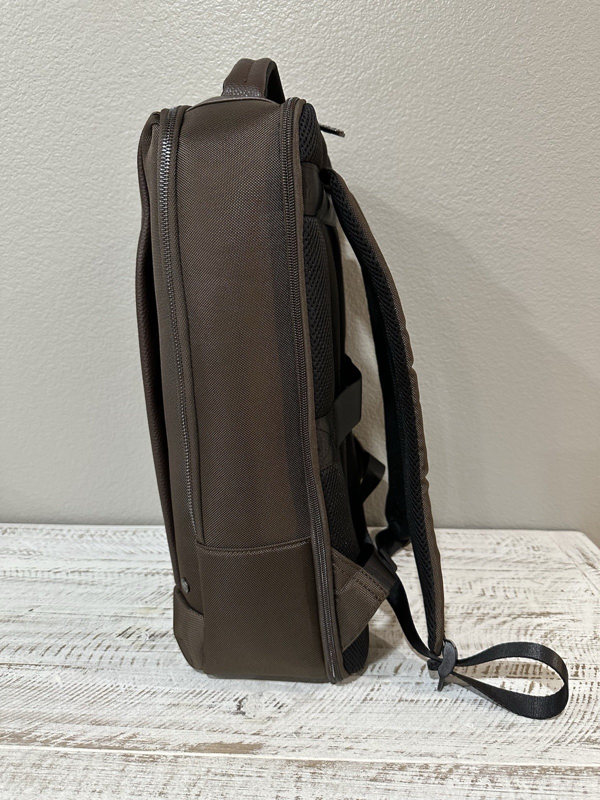 $228 Robert Graham Brown Leather Panel Solid Travel Bag Laptop Backpack Carry On
