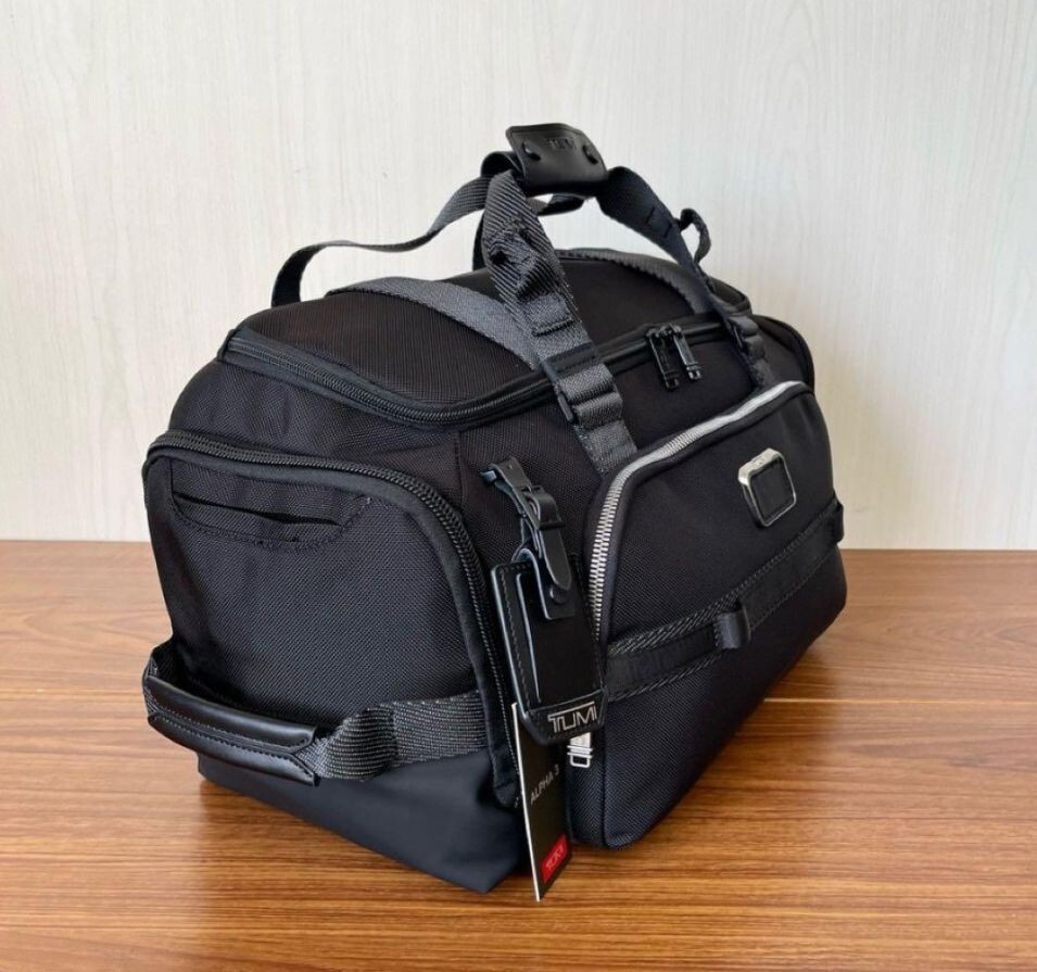 NEW TUMI Alpha Bravo MASON DUFFEL 232722 Black Bag Boston Bag Golf Bag