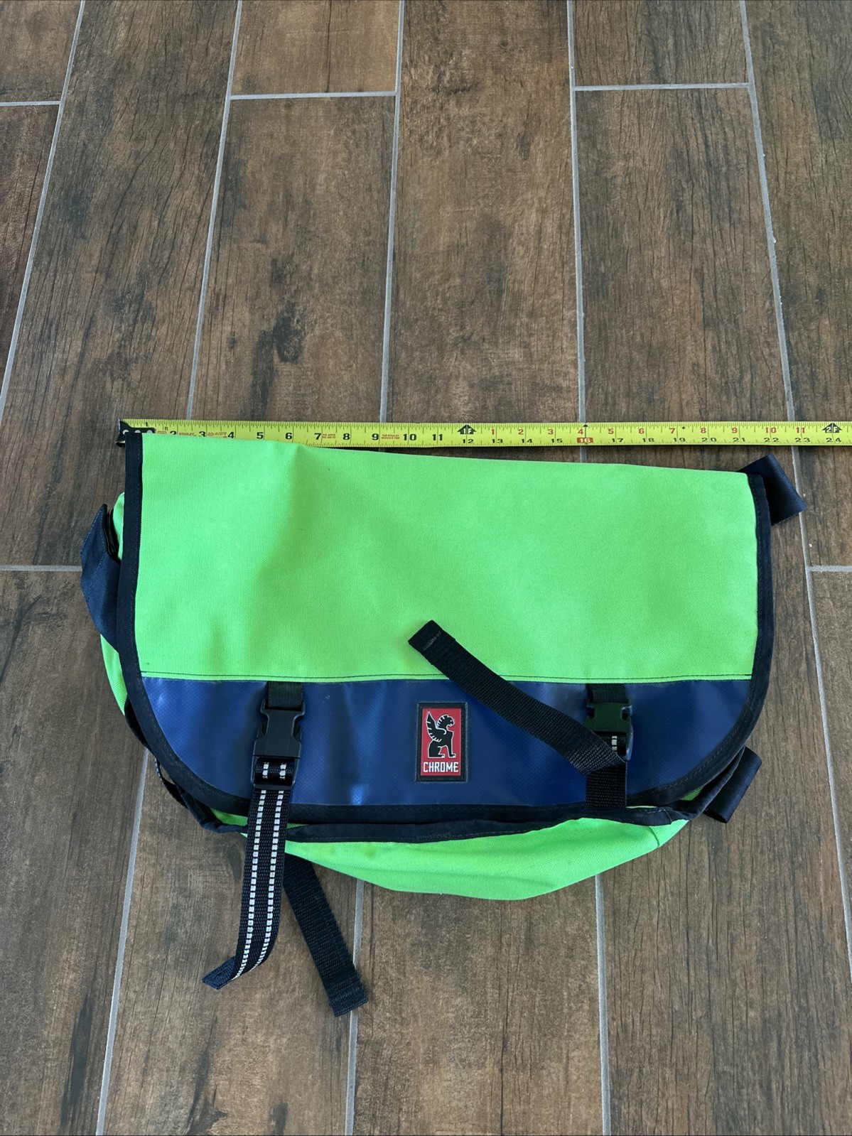 Chrome Industries Metropolis Messenger Bag – Neon Green/ Blue