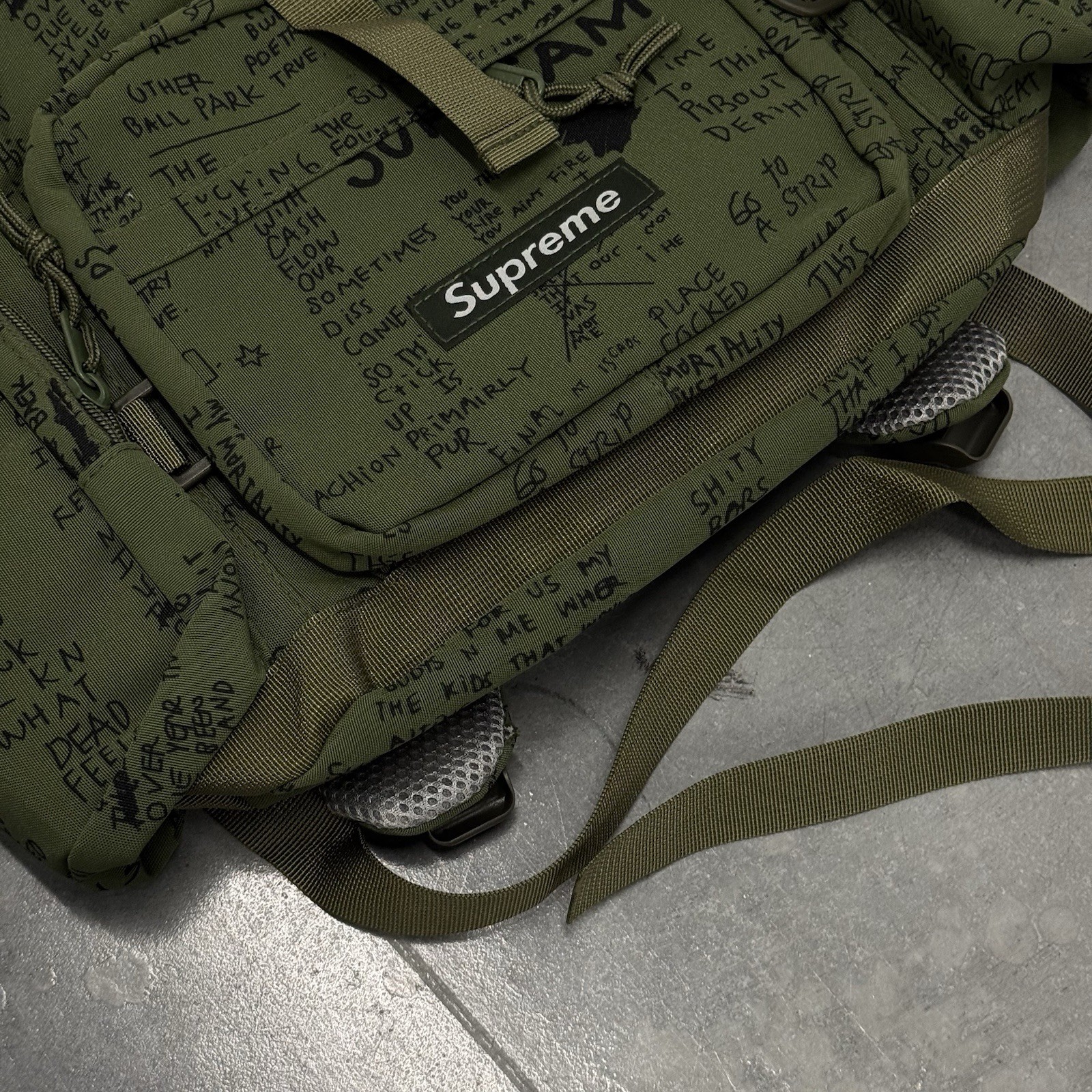 Supreme SS23 Military Field Olive Green Backpack Multi-pocket Clip Outdoor Bag