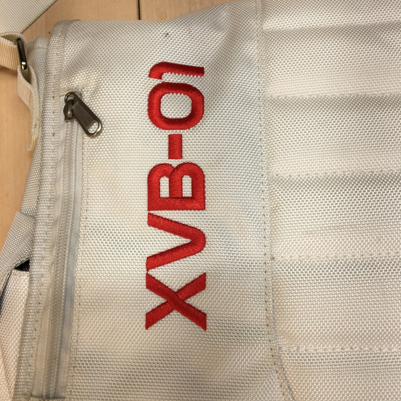 Thinkgeek 2001: A Space Odyssey Messenger Bag White NASA Astronaut Theme Laptop