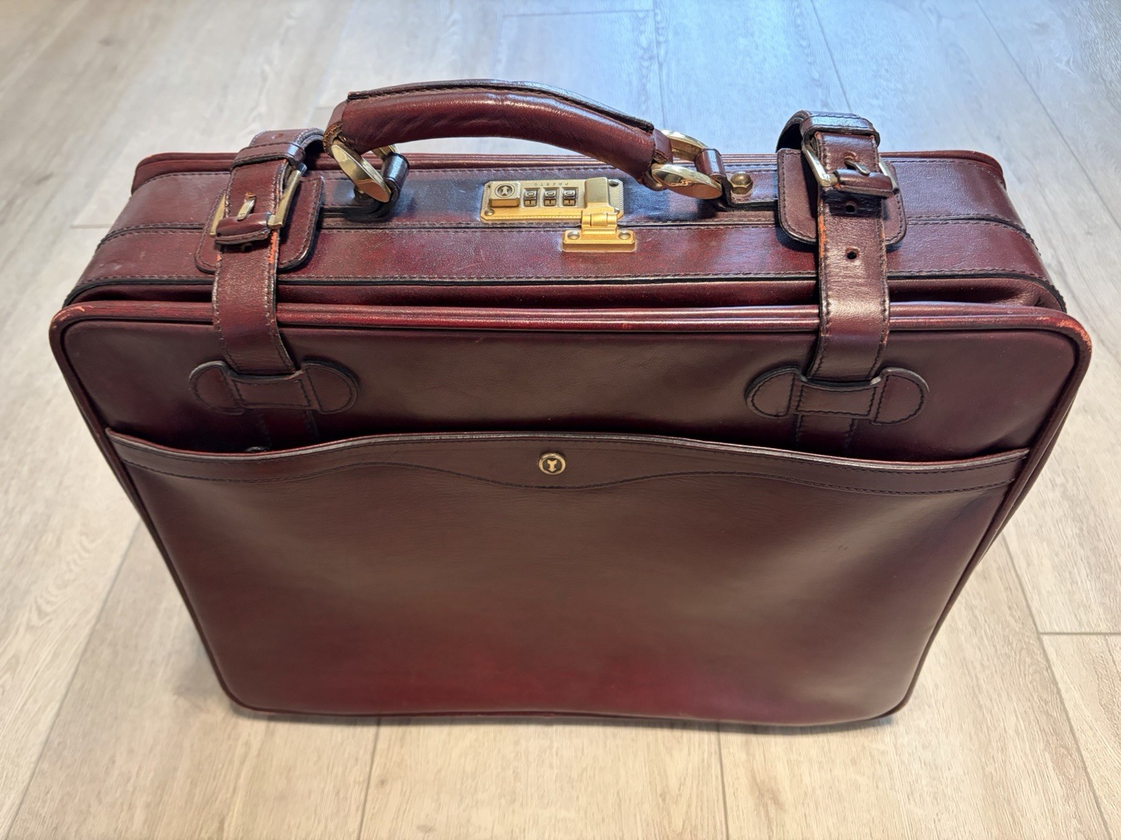 Vintage Gold-Pfeil V Sport West Germany Burgundy Leather Suitcase Briefcase Trav