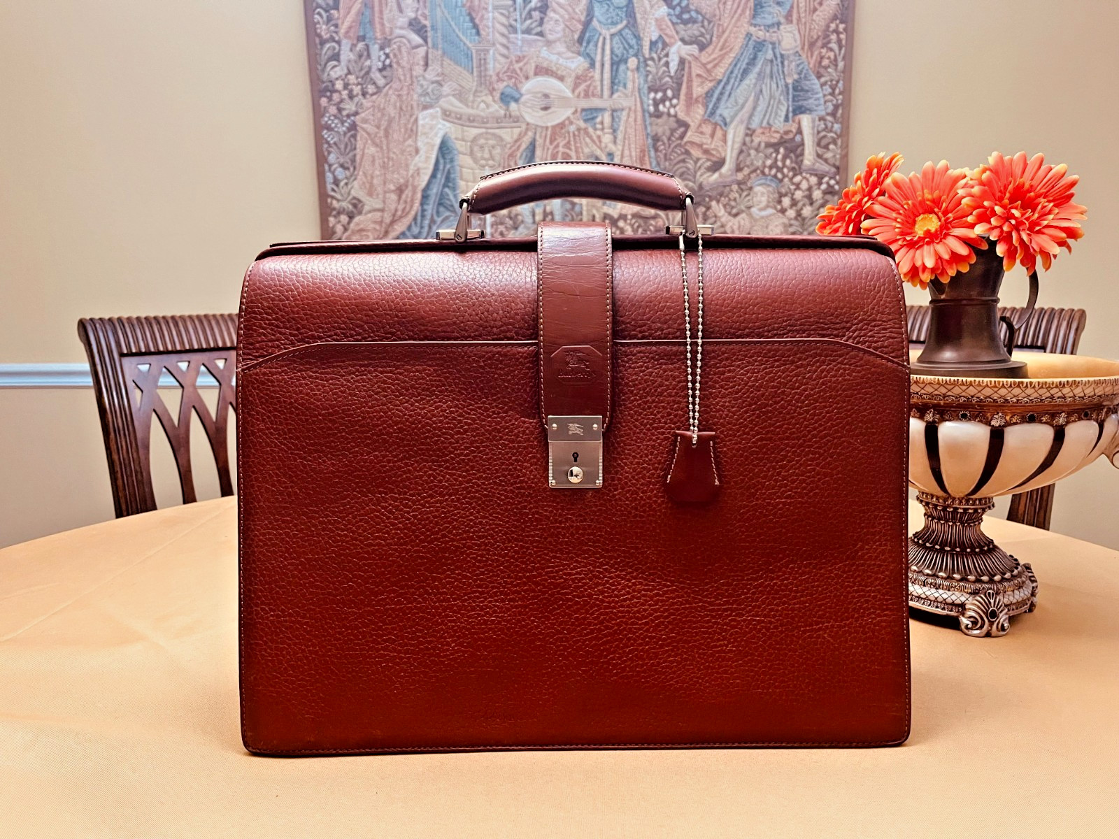 BURBERRYS of LONDON “DARESBURY” Leather Briefcase / Lawyer-Doctor Bag -ENGLAND