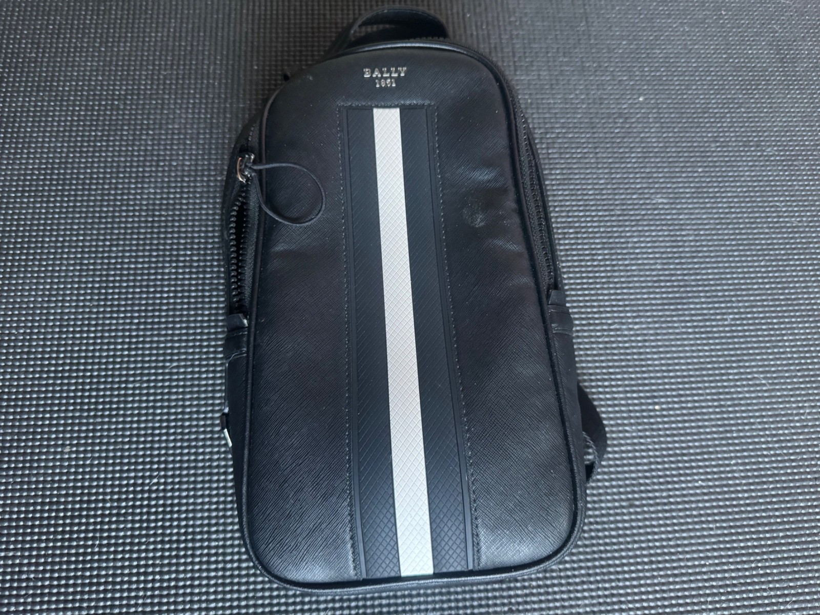 BALLY black leather sling bag