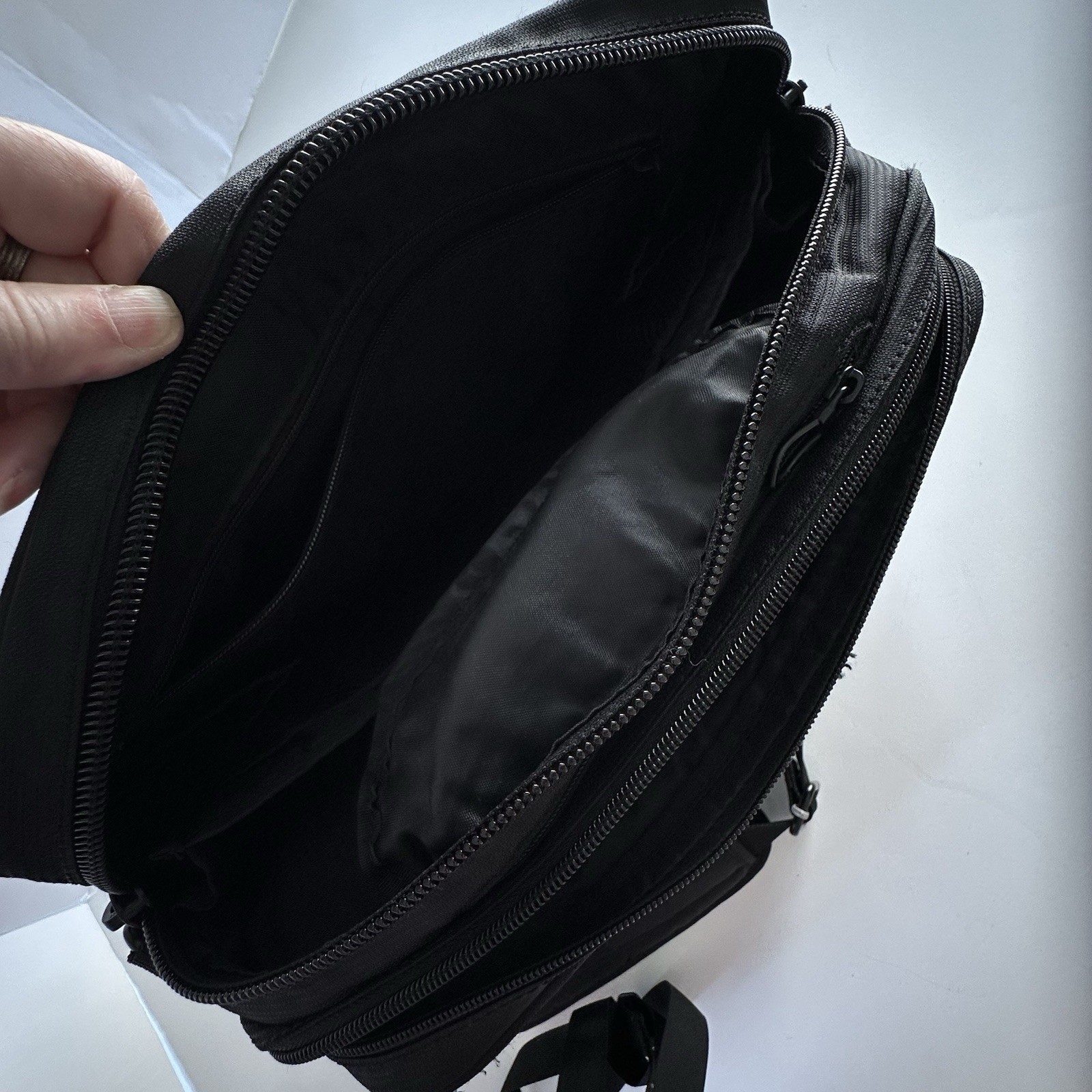Hedgren Inner City Orva Crossbody Messenger Bag Black RFID Pocket Data Blocking