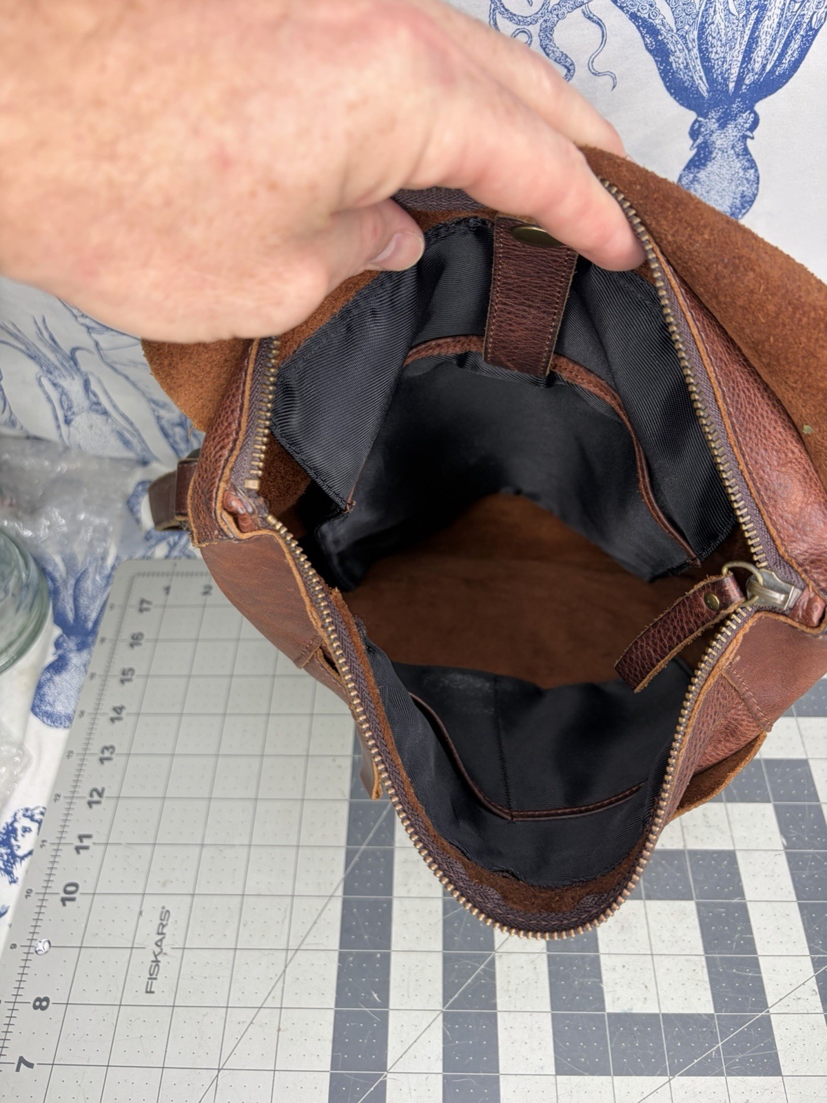 DULUTH TRADING CO. Lifetime Leather Brown Convertible Backpack Crossbody Bag