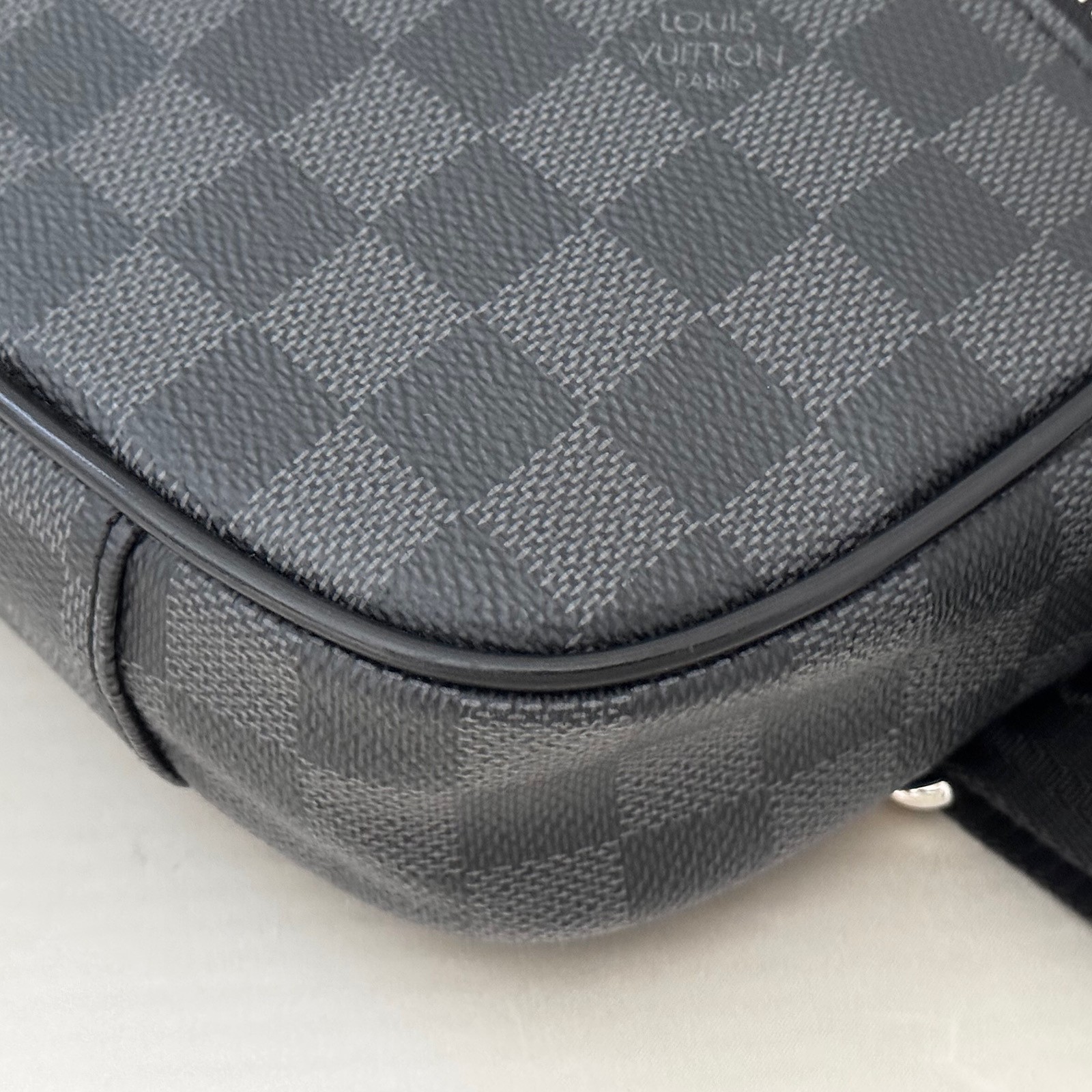 LOUIS VUITTON N41289 Ambler Damier Graphite Canvas Sling Bum Body Bag MB0186