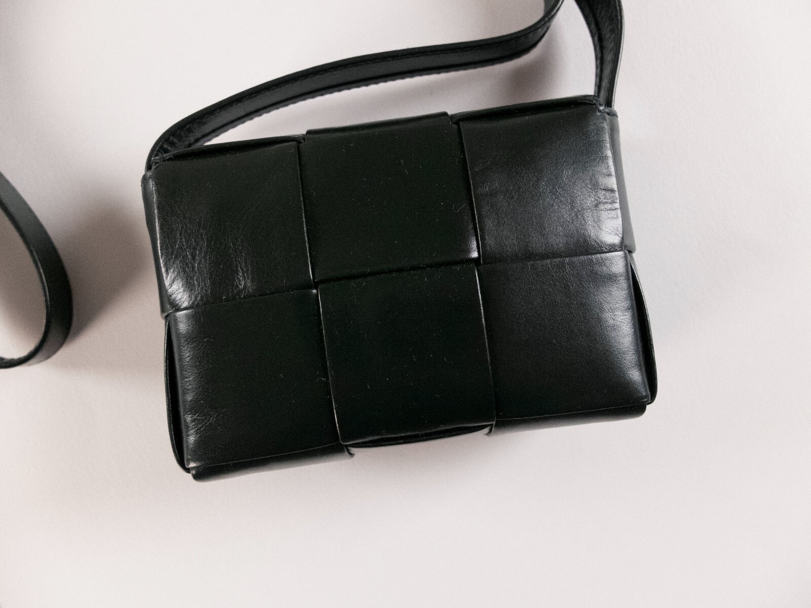 (NO CUSTOMS TAX) BOTTEGA VENETA Candy Cassette mini green crossbody leather bag
