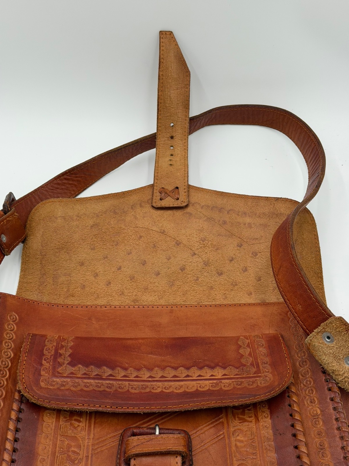 VINTAGE TOOLED LEATHER DISTRESSED BRIEFCASE MESSENGER BAG WESTERN BOHO SATCHEL