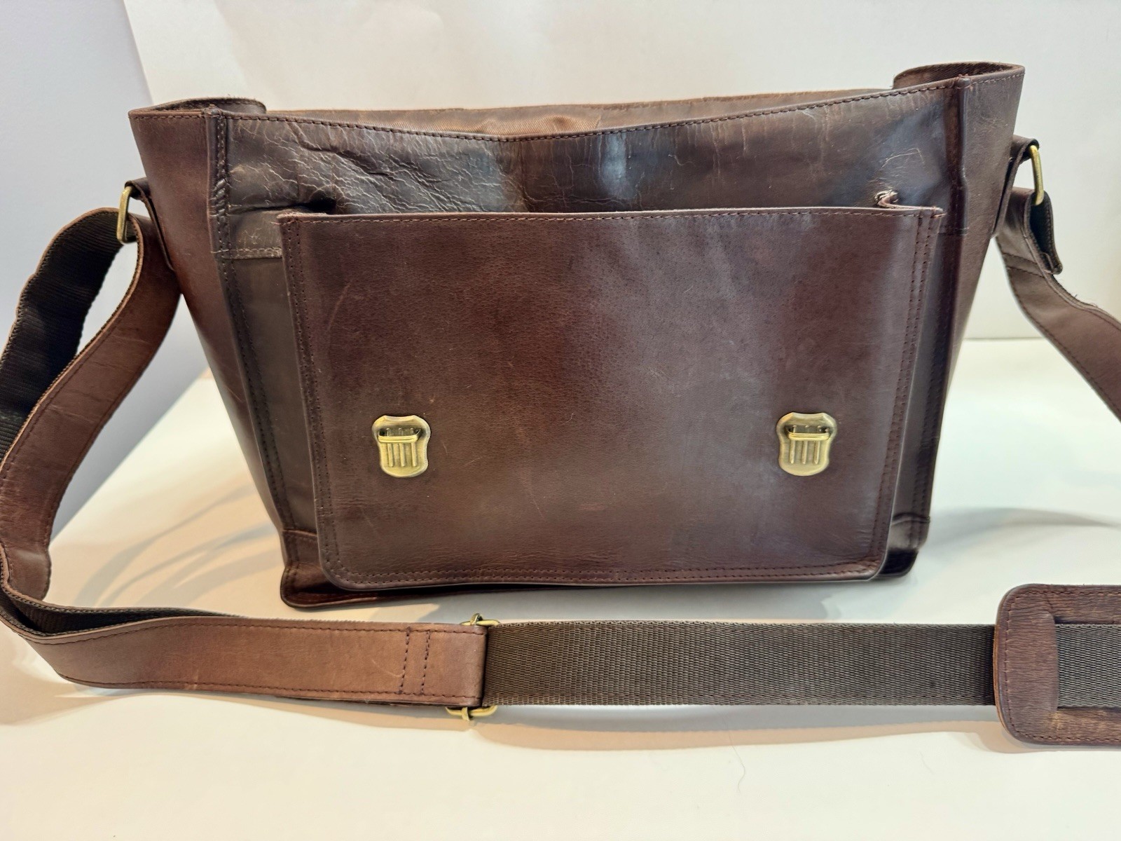 Brown Messenger Bag Buckle Closure Adjustable Shoulder Strap Top Handle Unisex