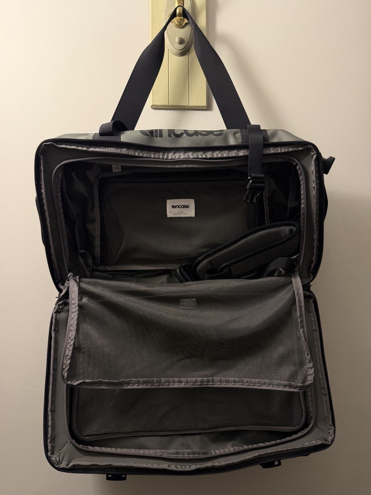 Incase Tracto Split Duffle Bag 60L Military Green Weather Resistant Durable