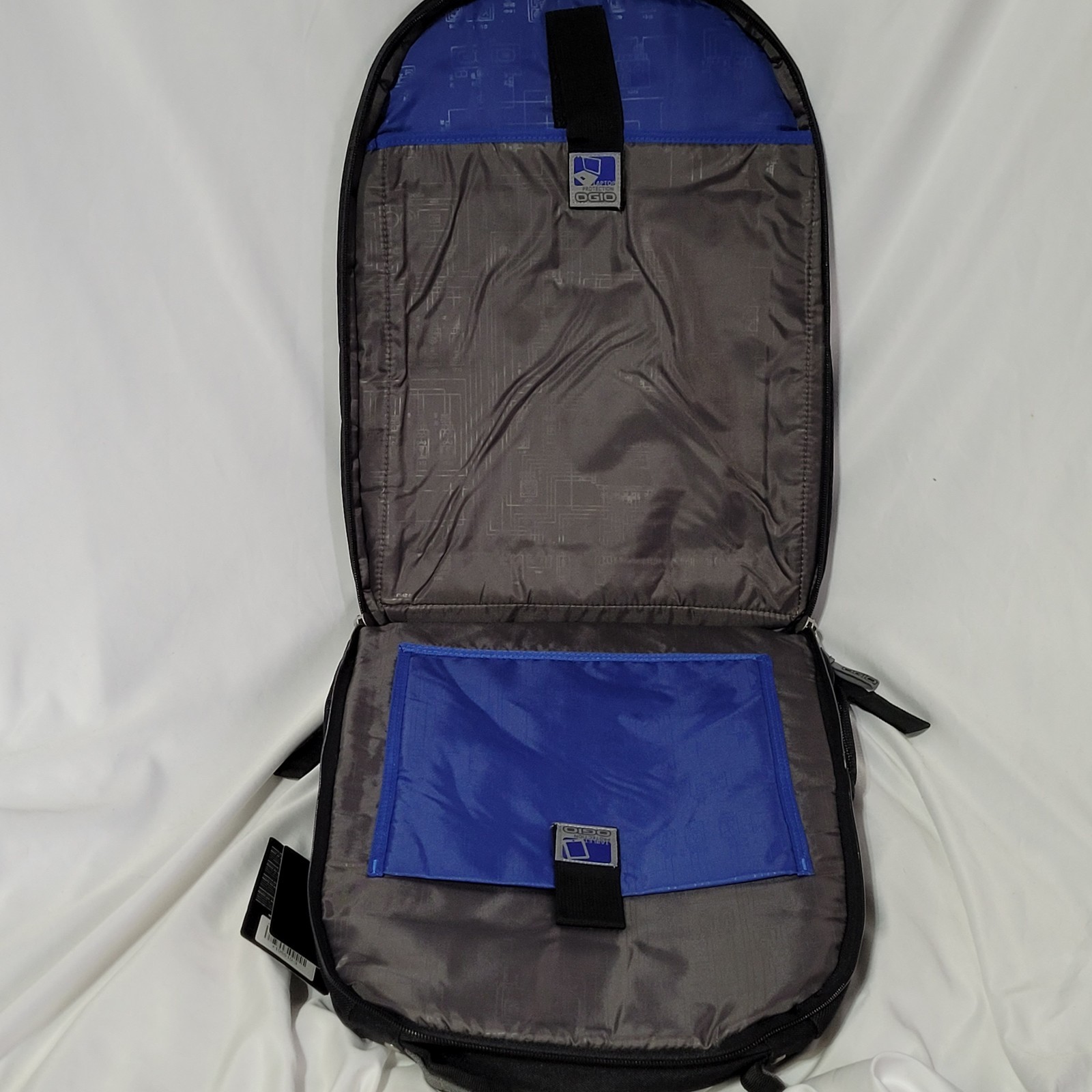 Ogio Pursuit Backpack Black Silver 17in NEW