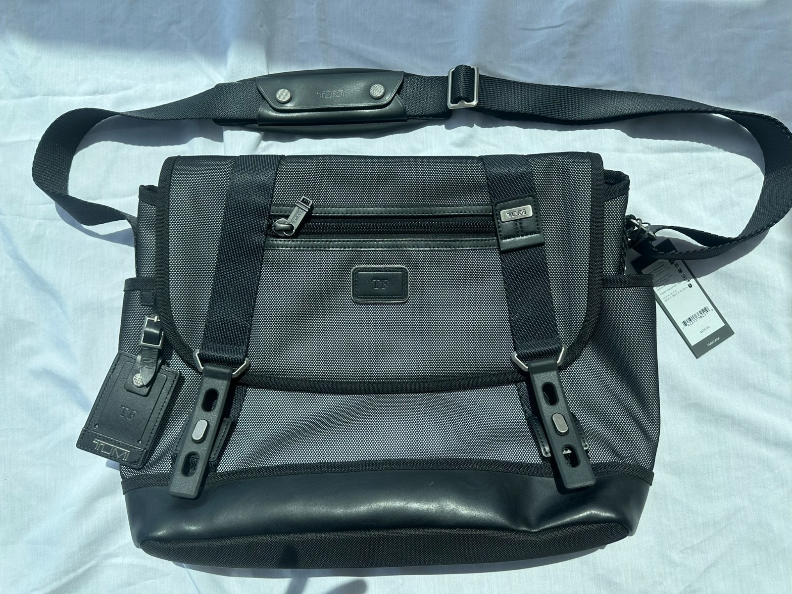 TUMI Alpha Bravo ‘Foster’ Reflective Silver Nylon Messenger Bag – 0222373RS2 NWT