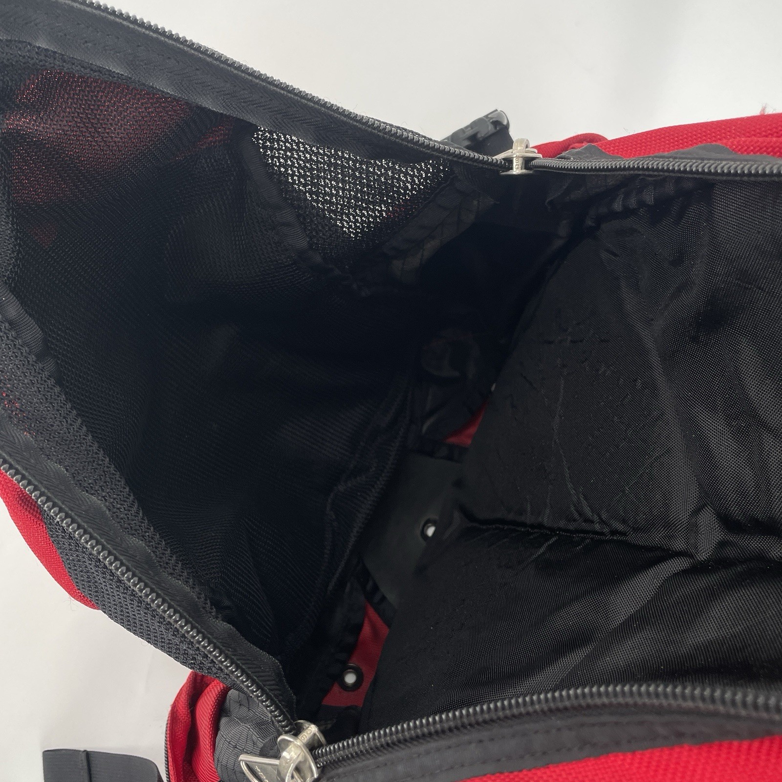 Vintage Oakley Icon Backpack in Red Black – 90s 2000s Y2k Goth Grunge